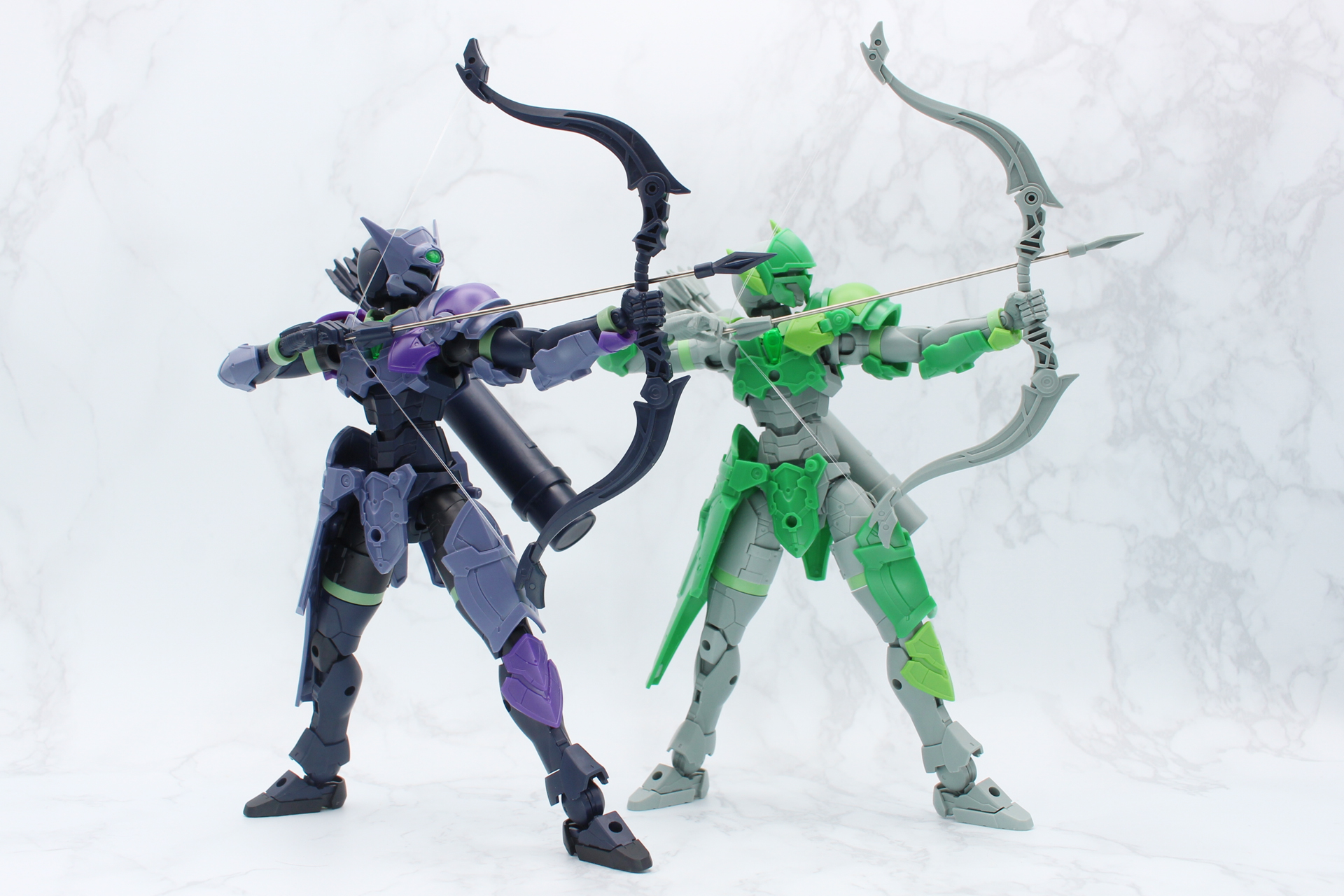 左から「30MF ローザンアーチャー」（3月15日発売）、「30MF リーベルアーチャー」（3月8日発売）。価格は各2,420円。本稿では写真の一部に別売りの「アクションベース」シリーズを使用している