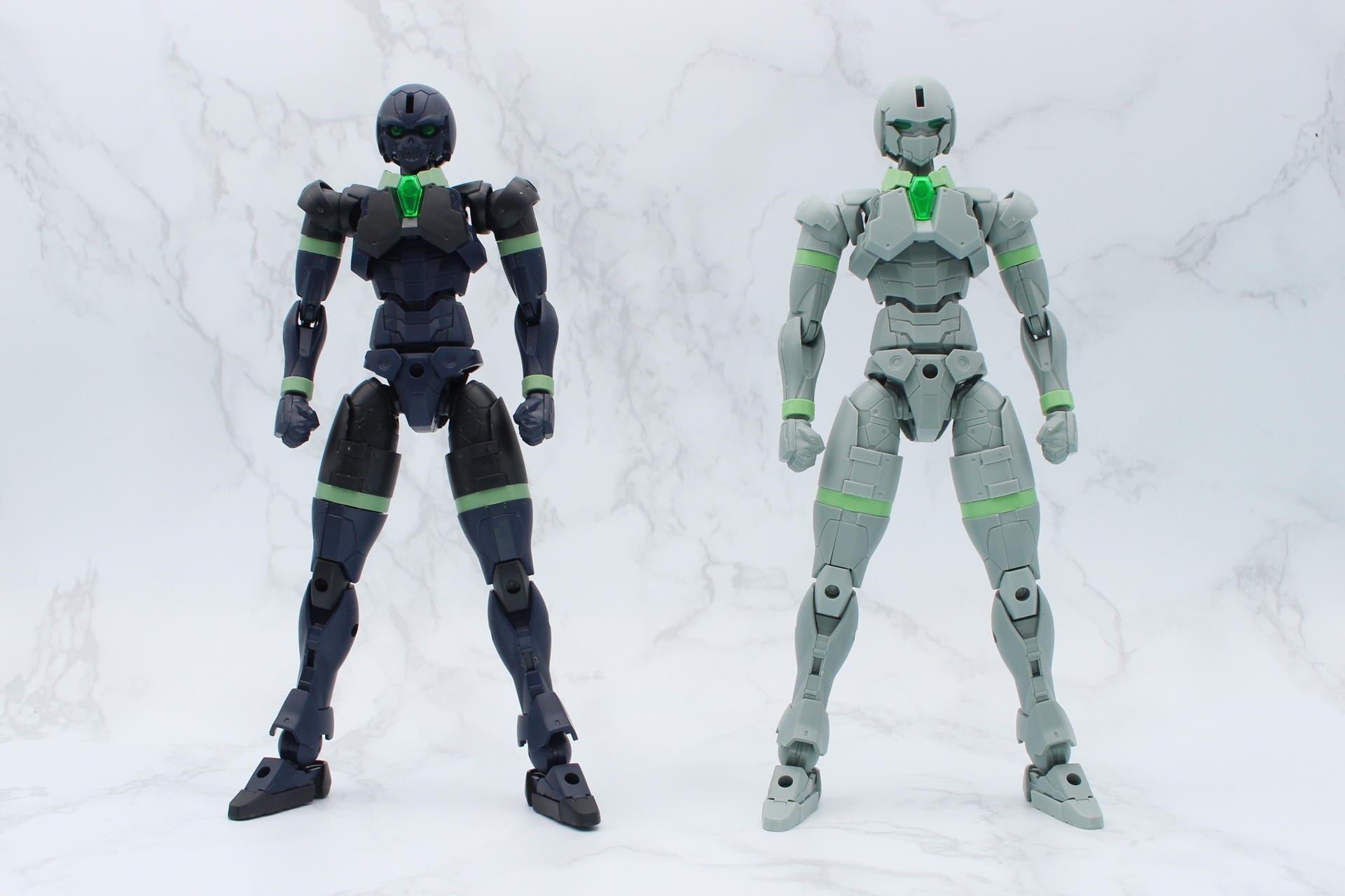 こちらはローザンアーチャーのシルエットとの比較。頭部以外の形状は同じ。リングのカラーもわずかに色合いが異なる