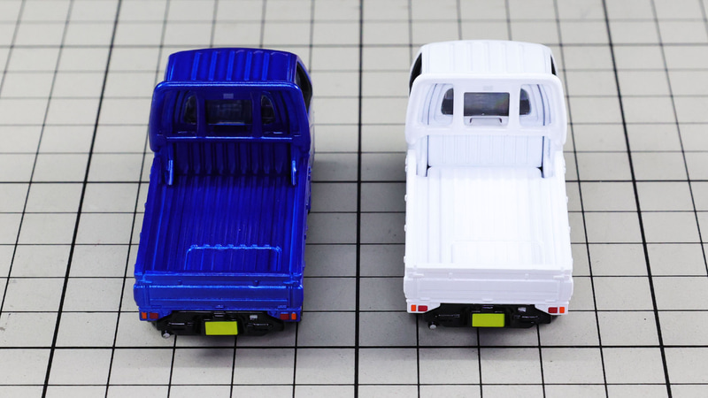 リア：広い荷台が使い勝手がよさそう