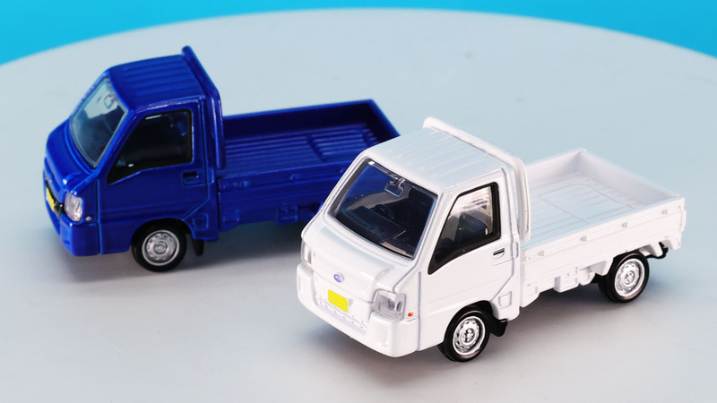 大人気の軽トラ・6代目サンバーがトミカプレミアムで登場！