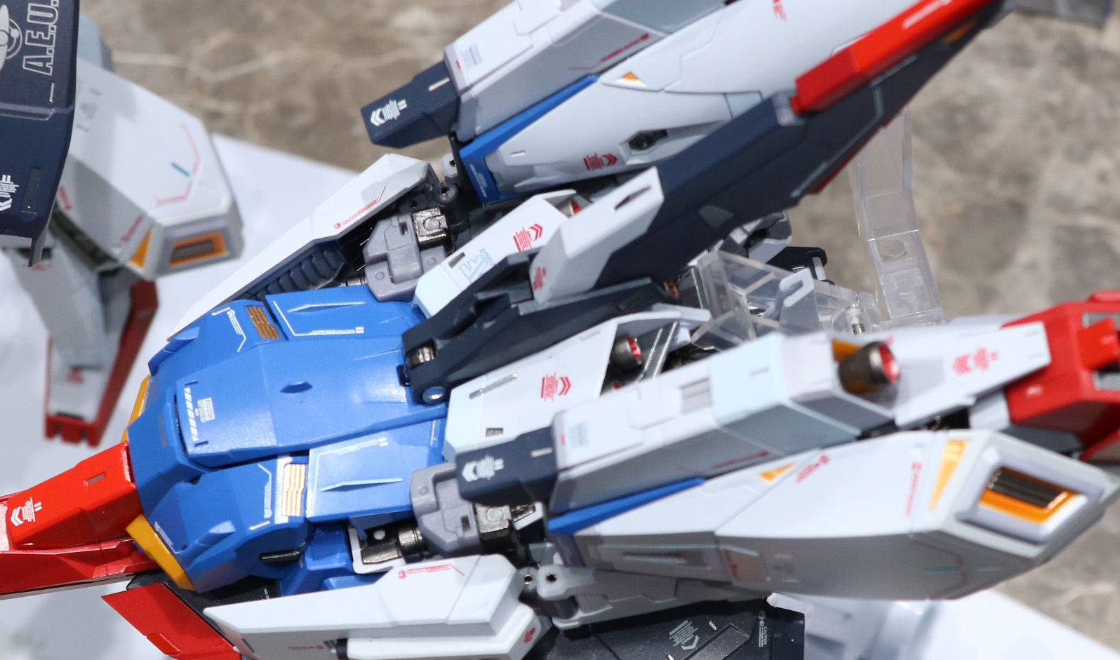 リアスカートパーツはクランクで位置を調整<br />※画像は試作品を使用しています