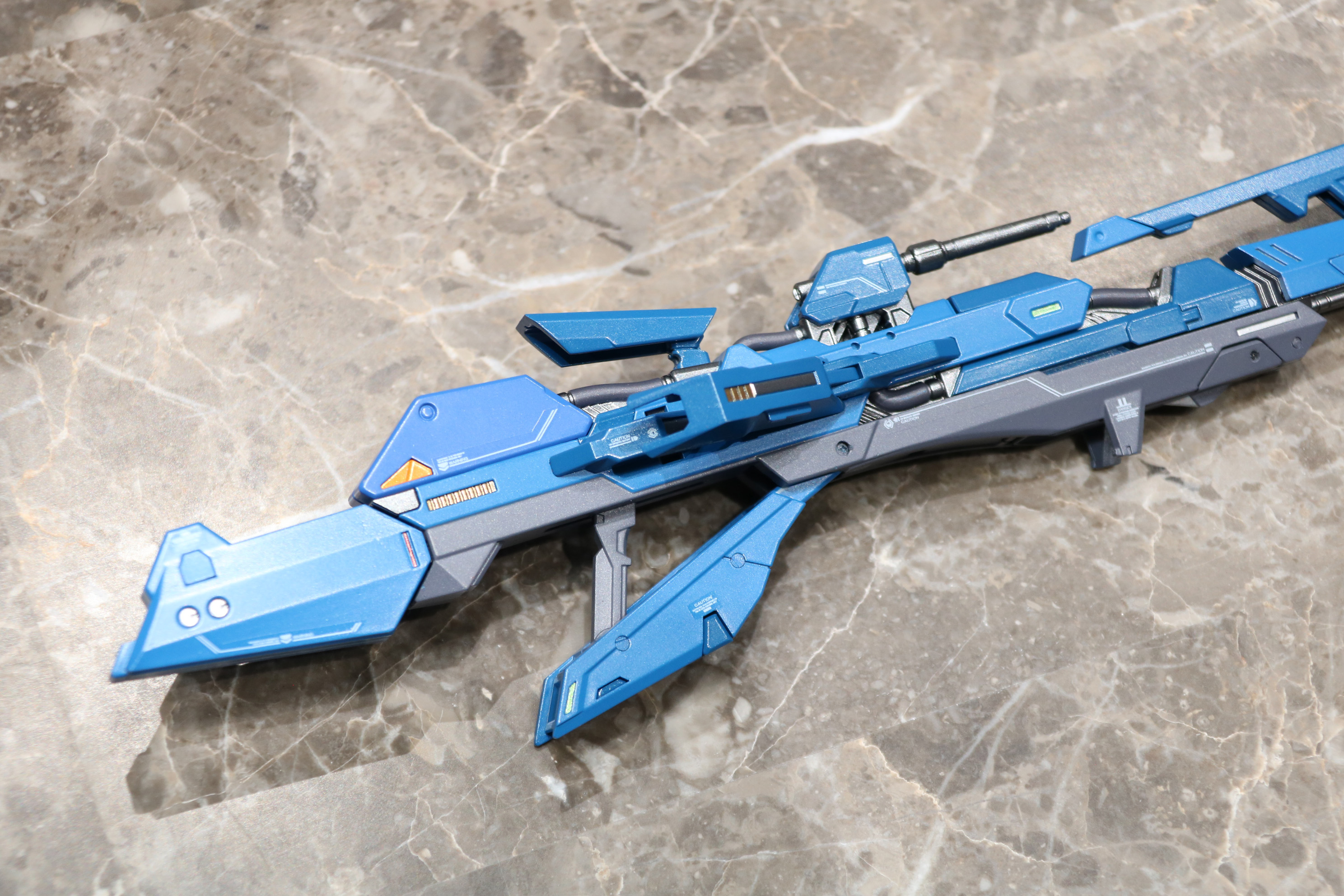 銃身には横のグリップも内蔵している<br />※画像は試作品を使用しています