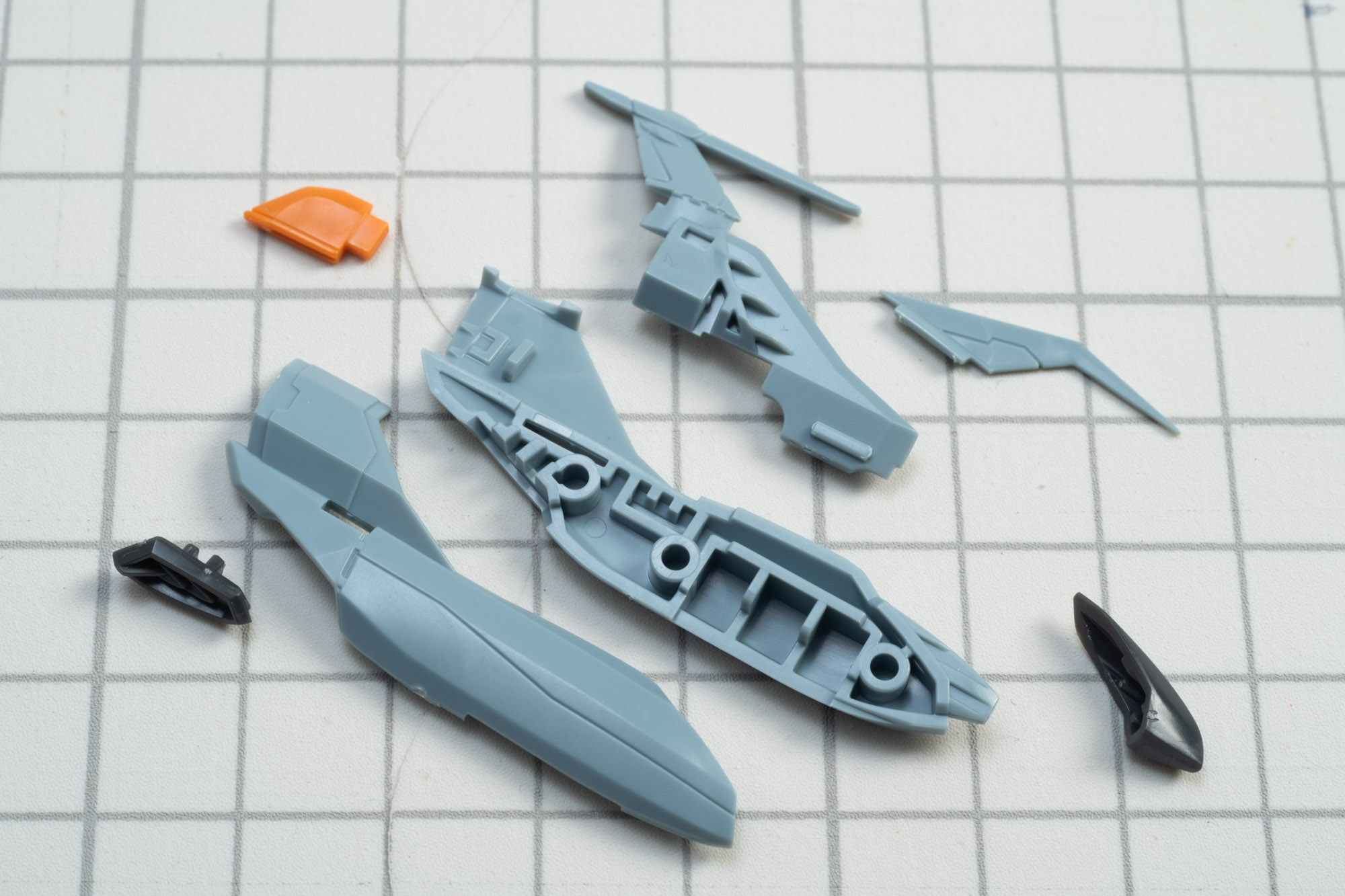 主翼右側。左側と同様に組み上げていく。