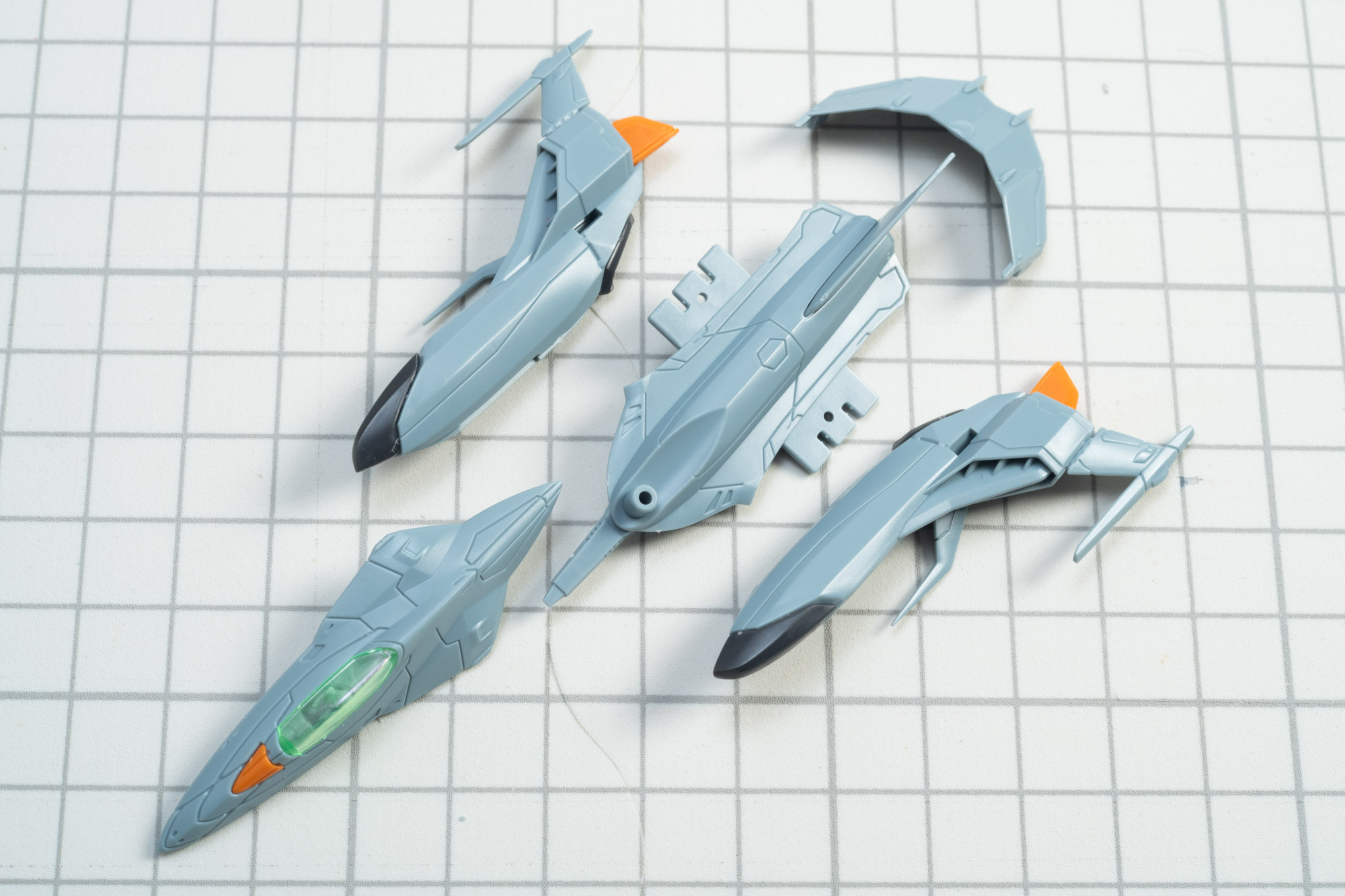 通常戦闘モードの全景。パーツは少ないが情報量の多さ、作りの緻密さを再確認できる。