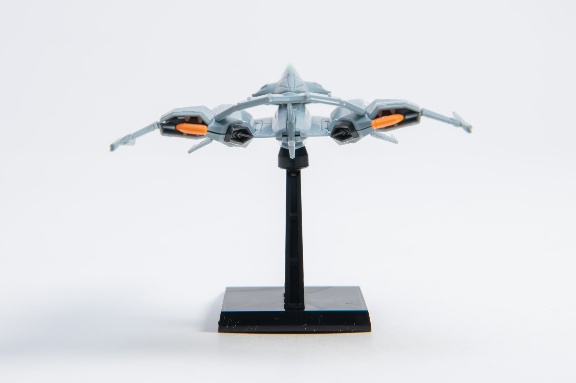 コスモパイソン高機動モードの全景。全長が短くコンパクトになるだけでもかなりビジュアルが変わる。