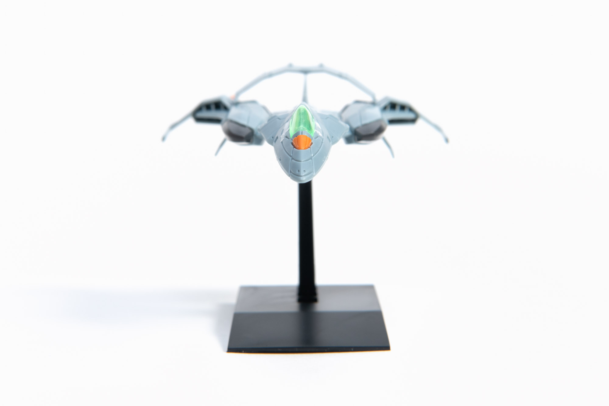 まずはコスモパイソン通常戦闘モードの全景。水転写式デカールのおかげで完成度が上がっている。