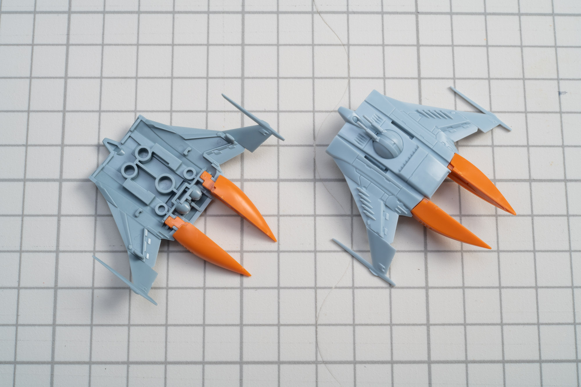 エッヂの効いた速そうなボディになっていて、非常に情報量が多い。