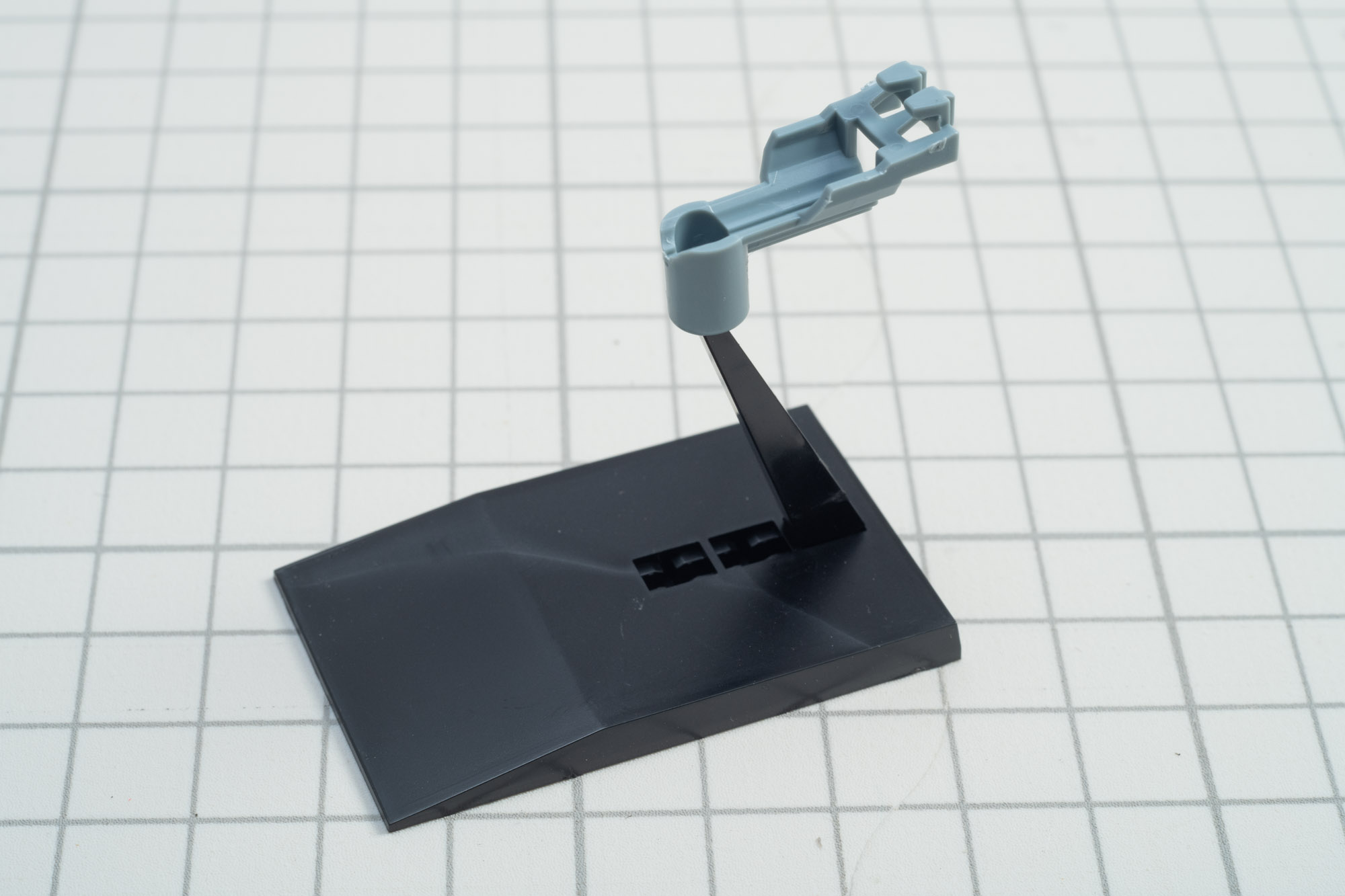 台座はコスモパイソンとは微妙に違う形状になっている。