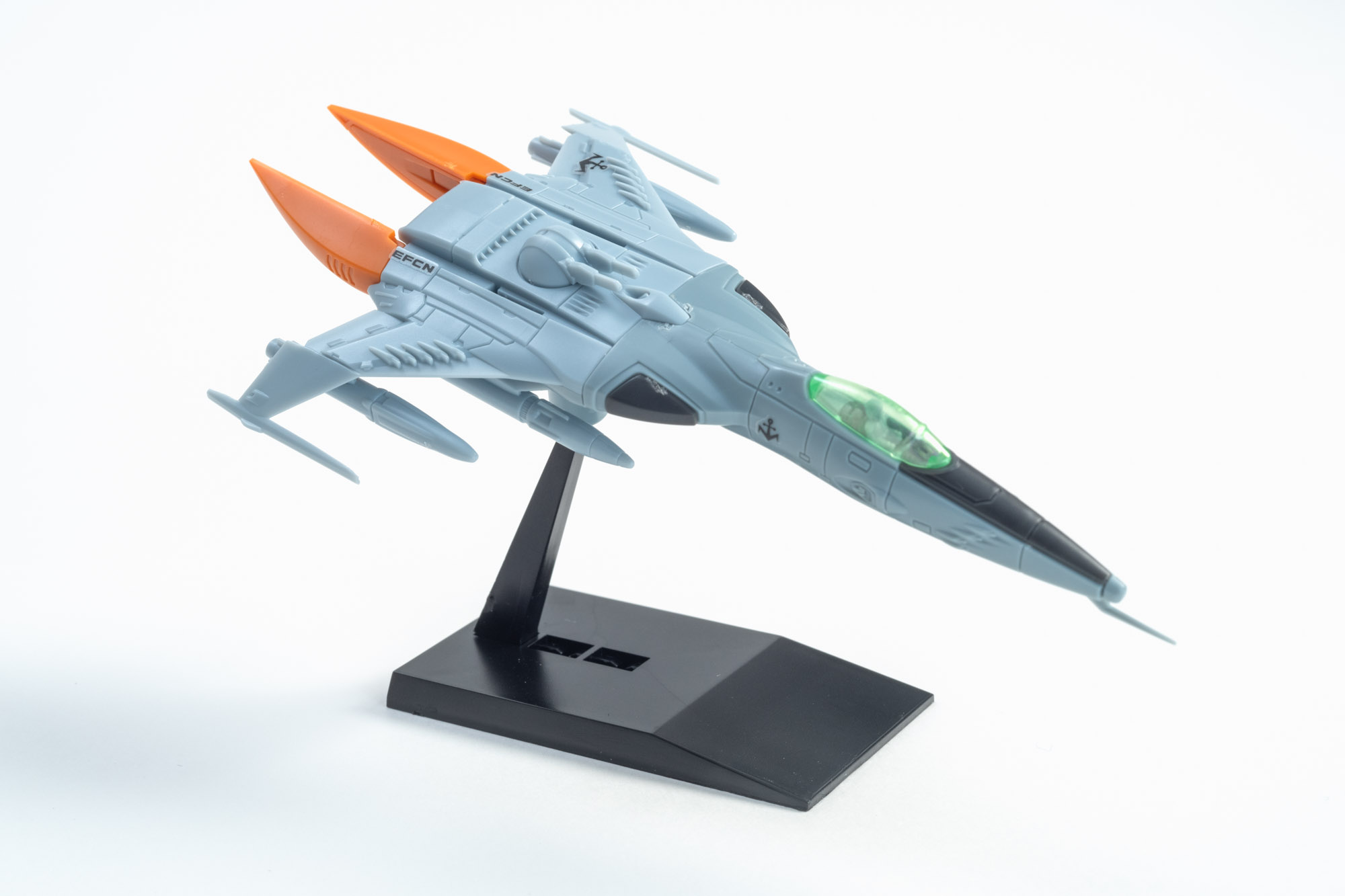 お気に入りの角度で飾ると様になってしまう出来の良さだ。