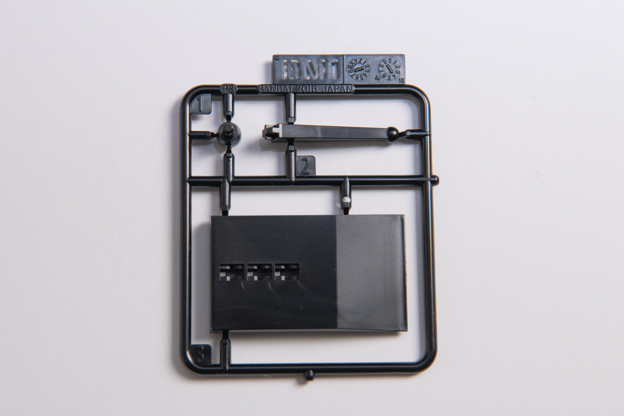 台座パーツ。コスモパイソンとは微妙に異なる形をしている。