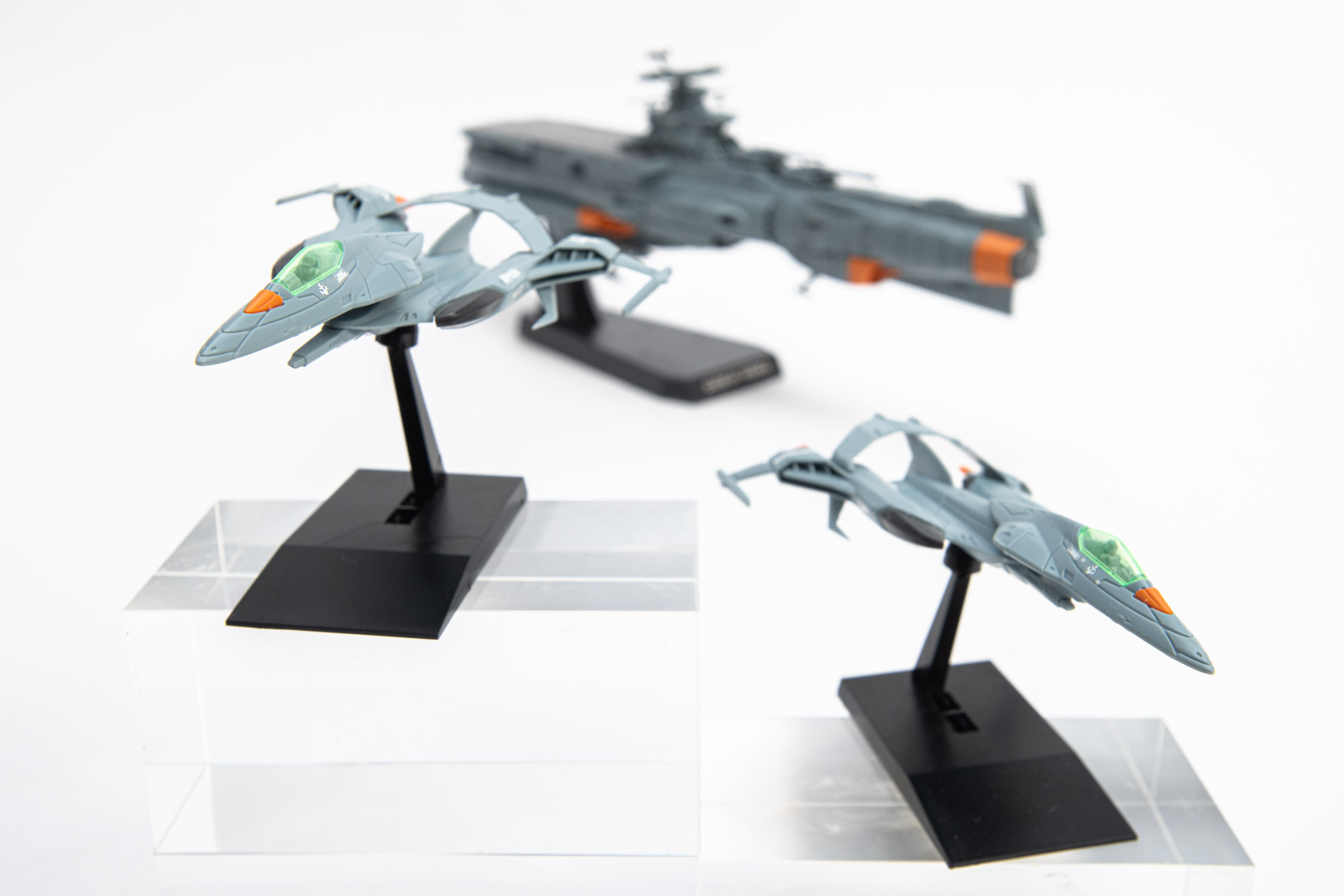 「コスモパイソン」と「1/1000 地球防衛軍アスカ級補給母艦/強襲揚陸艦 DX」