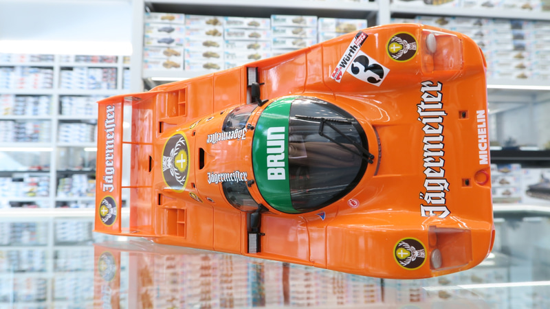 デカールは、イタリア・カルトグラフ社製の高品質スライドマーク