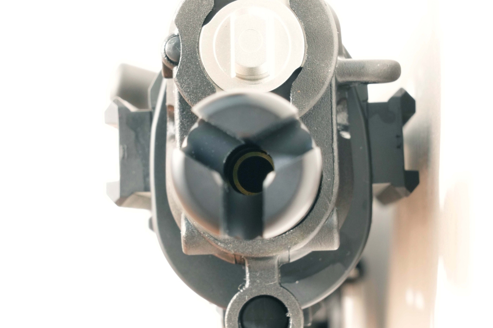 銃口アップ（インナーバレルは真鍮製）