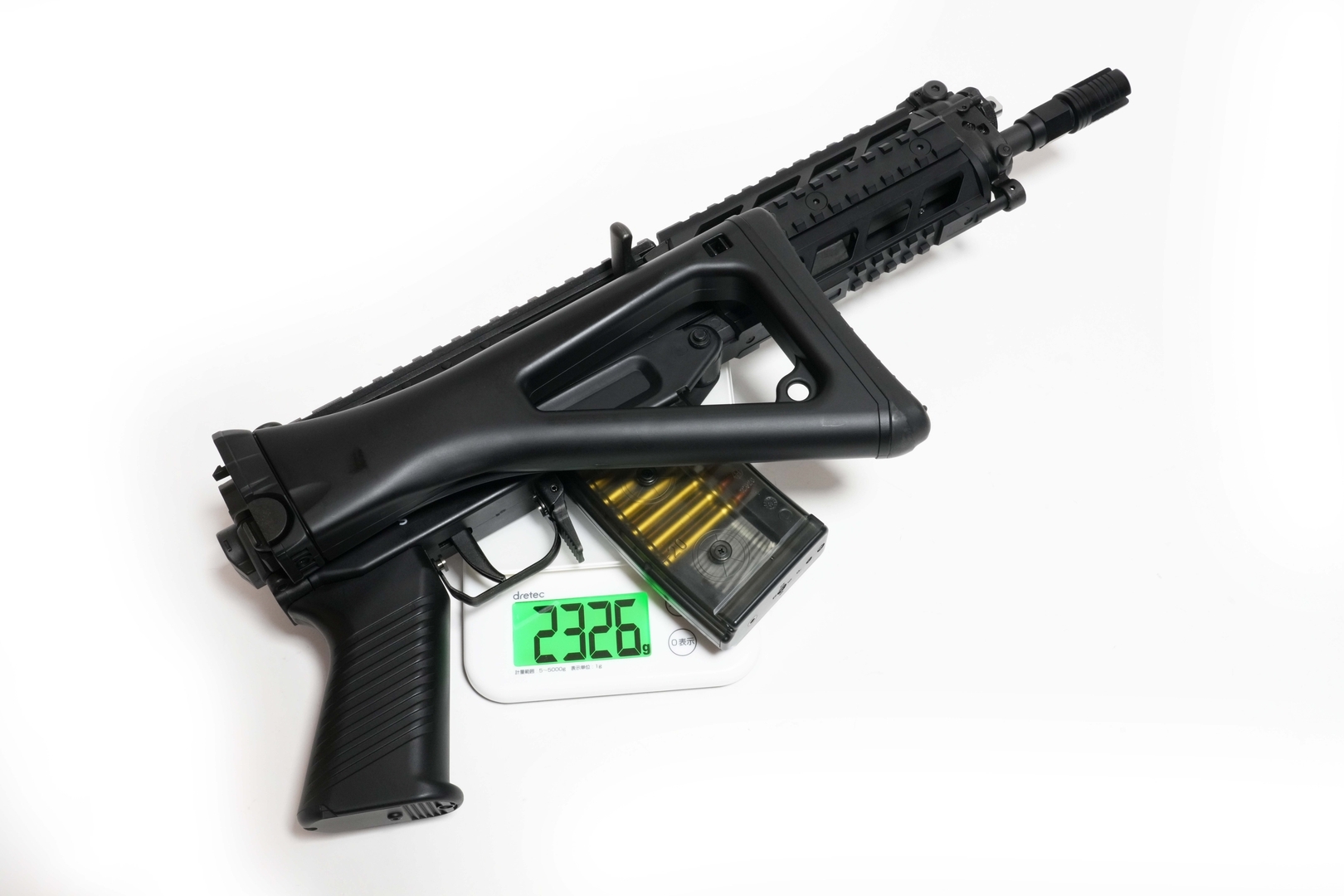 本体、MS•Li-Poバッテリー、マガジン、0.25g BB弾40発の合計重量は実測2,326g