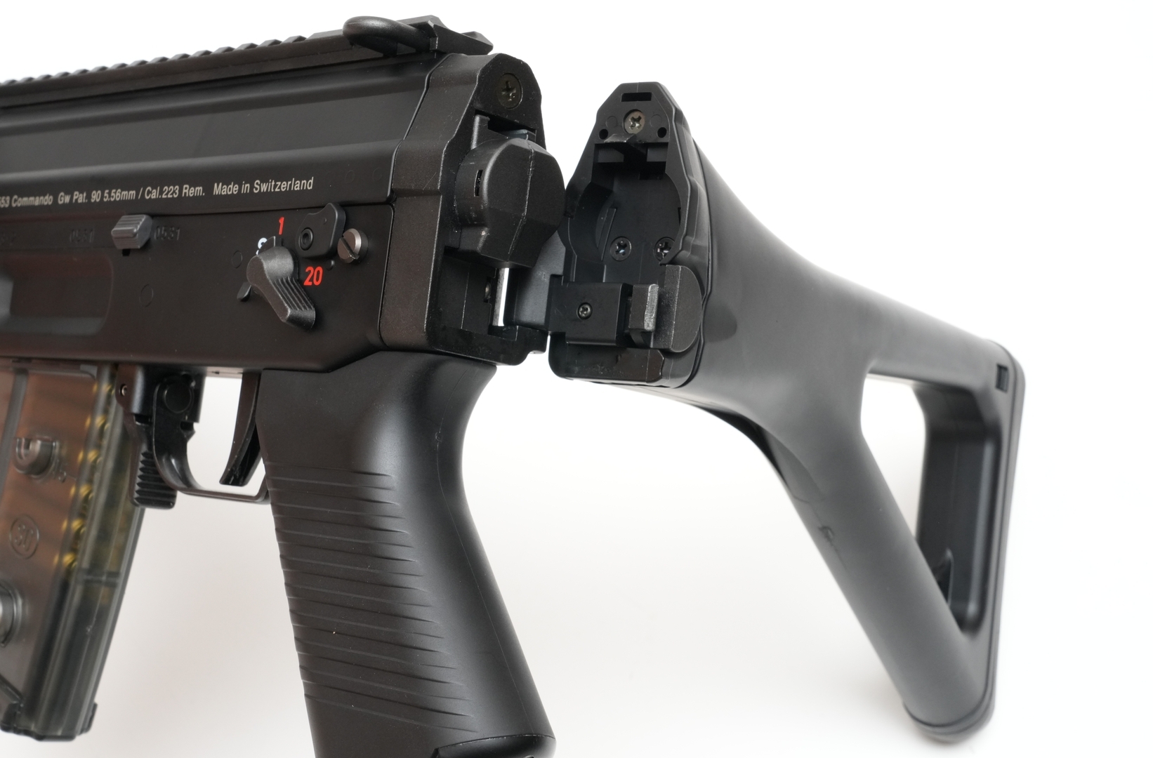 ストックを折りたためば狭い通路での取り回しがよくなる