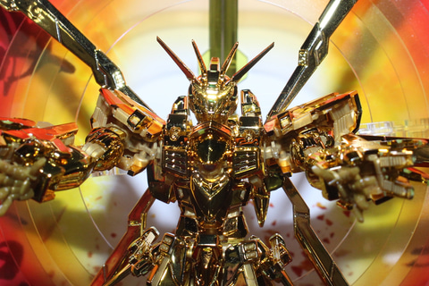 特別企画】全身が金色に輝く「RG 1/144 ガンダムベース限定 ゴッド
