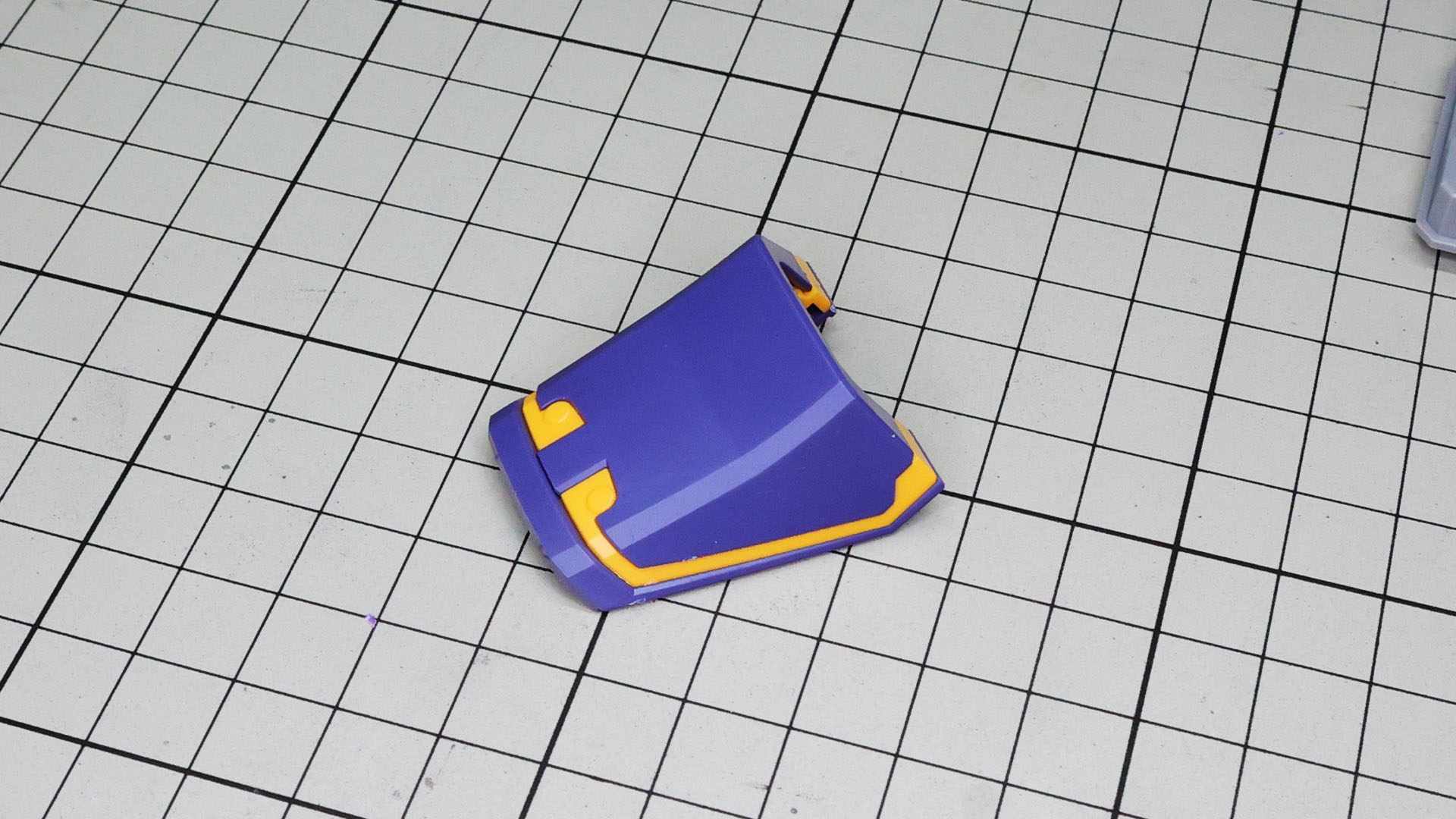 甲のカラー再現は黄色のラインができあがり……