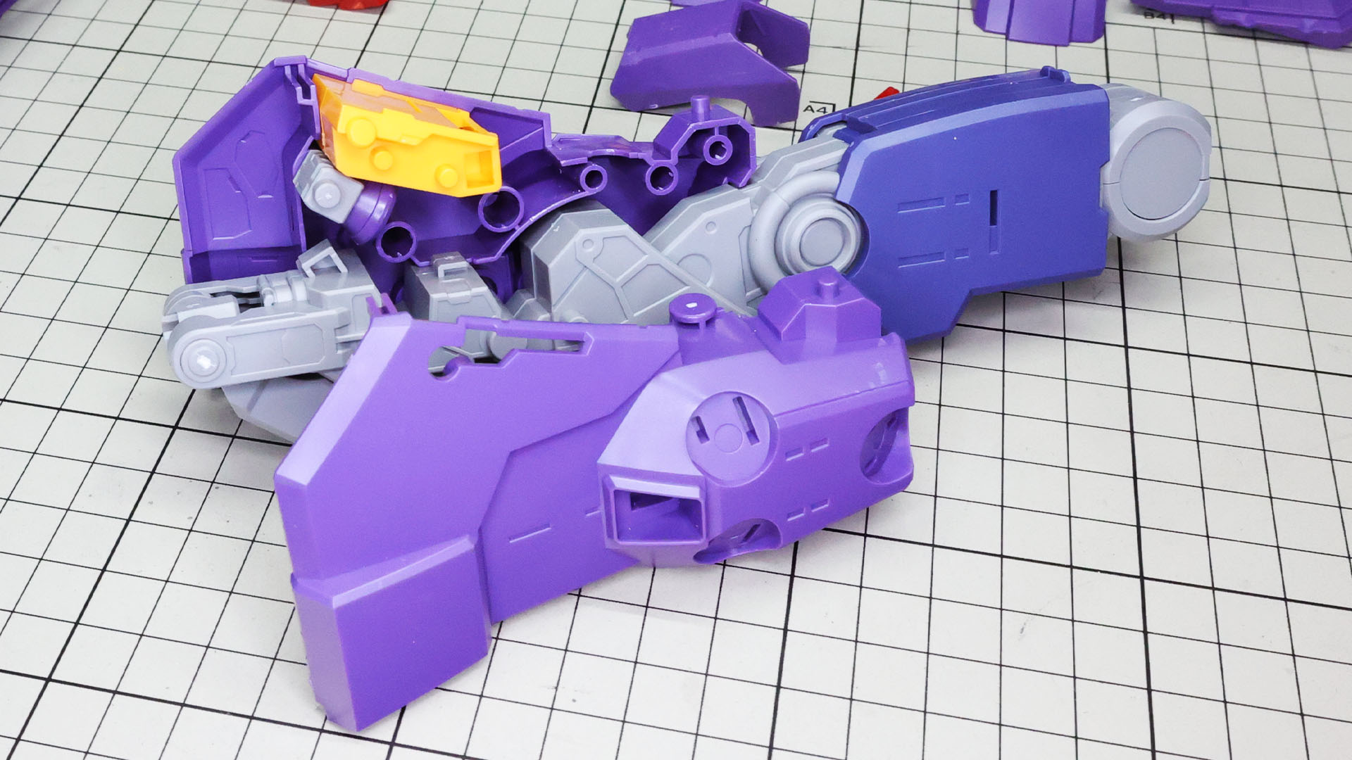 ノズルはモビルスーツ形態時にはこのように収納されます