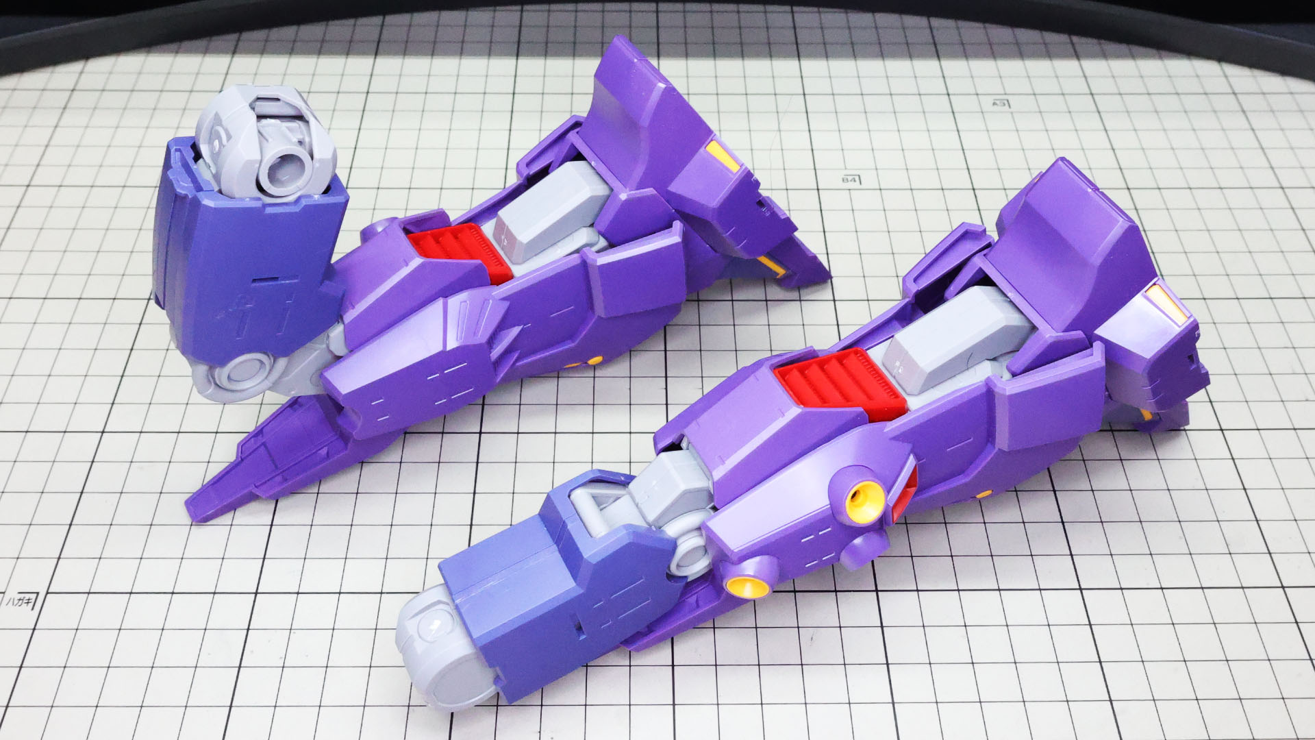 複雑な変形が行われるのに一般的な可動性能は必要十分確保されています。