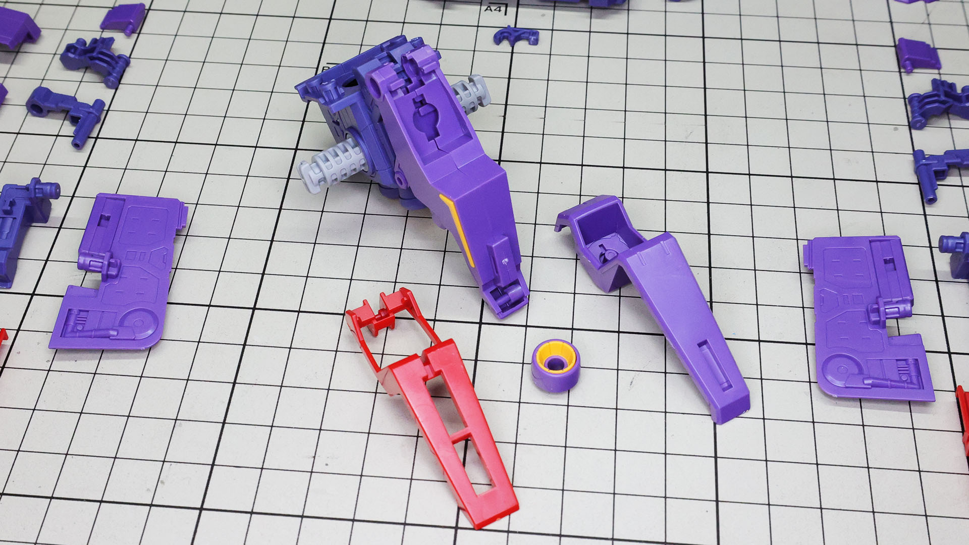 この部分は変形時に可動します