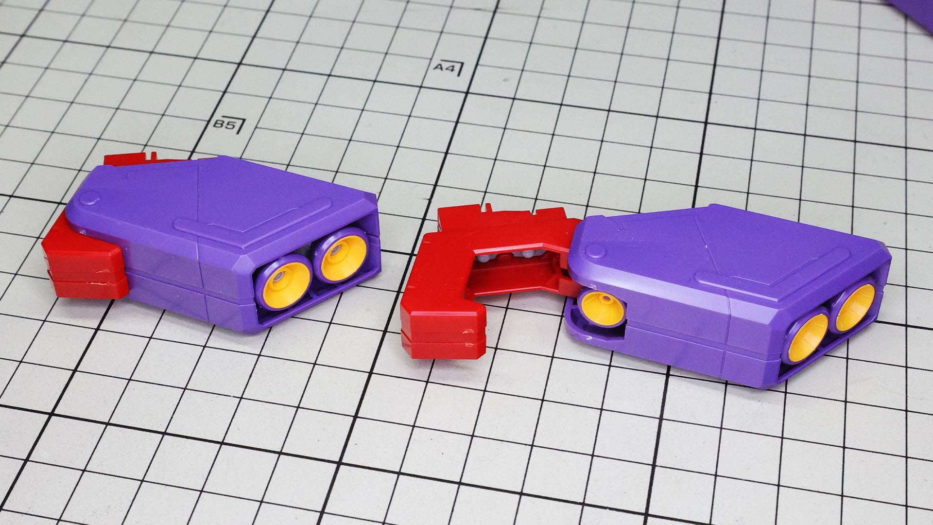 バックパック本体はスライドする構造になっています