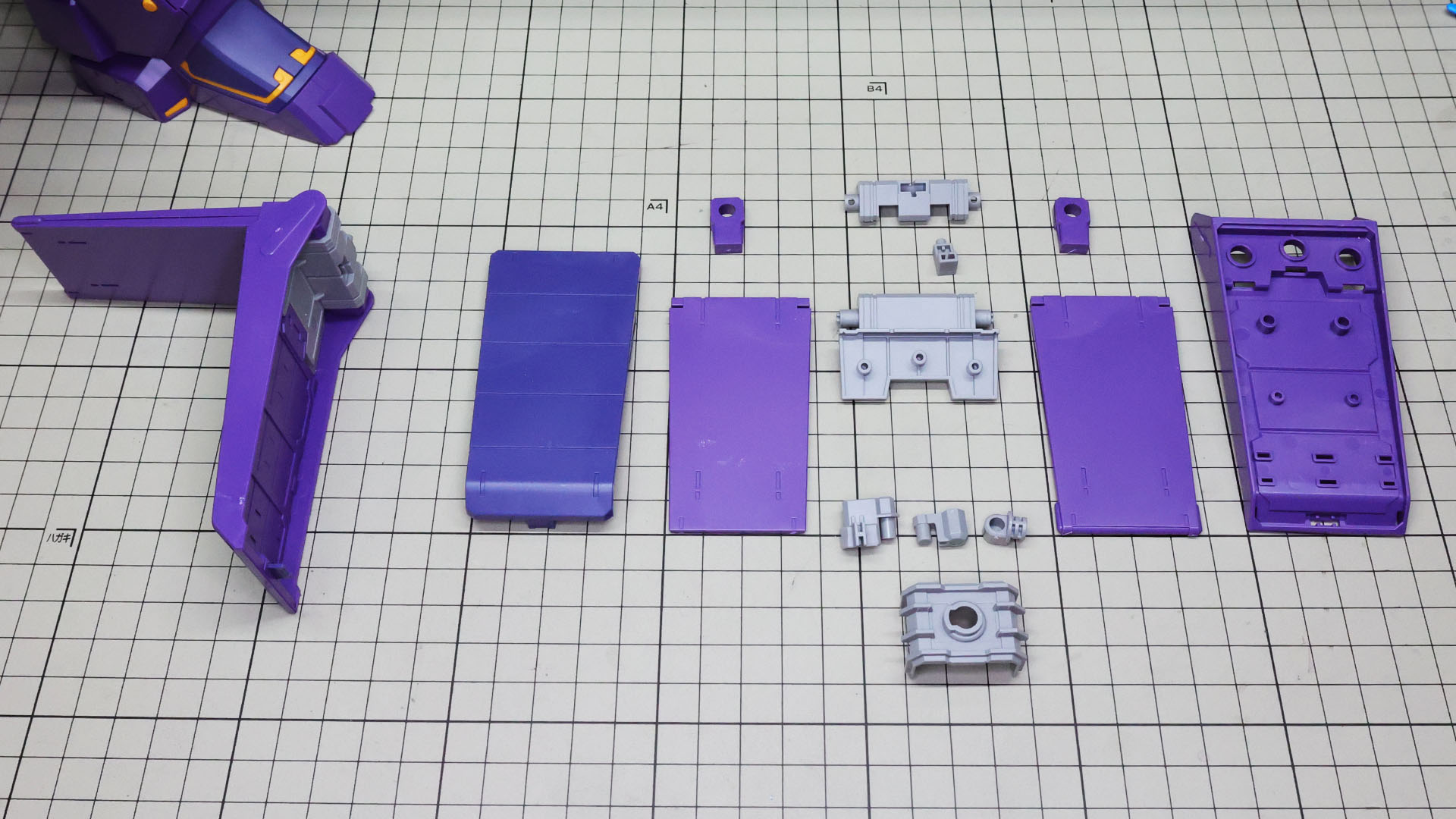 シールドは同じものを2枚とジョイントを組みます。左はシールドを組んだものです