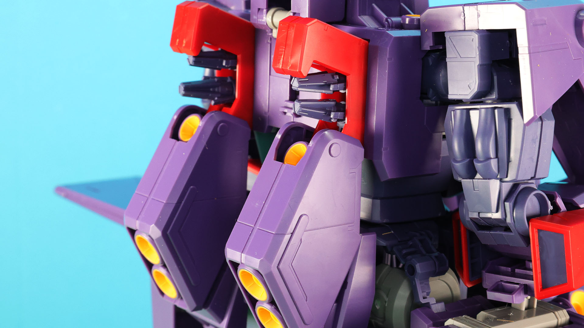 開いた中にリフレクター・ビット（閉）を入れます