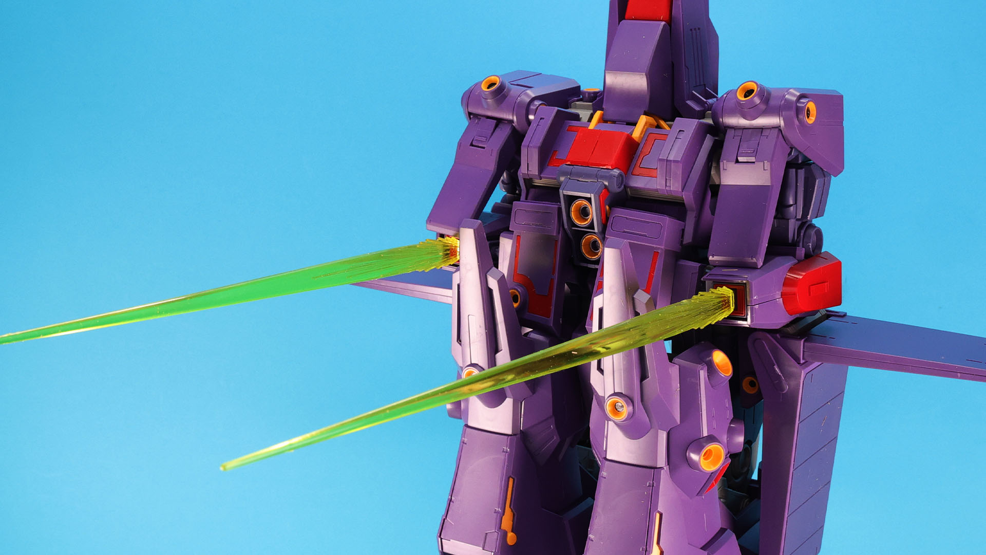 ビーム・ソードを取り付けることができます