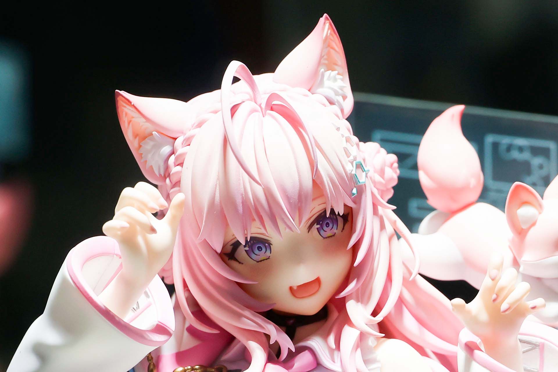 アホ毛など複雑な髪型も再現されている