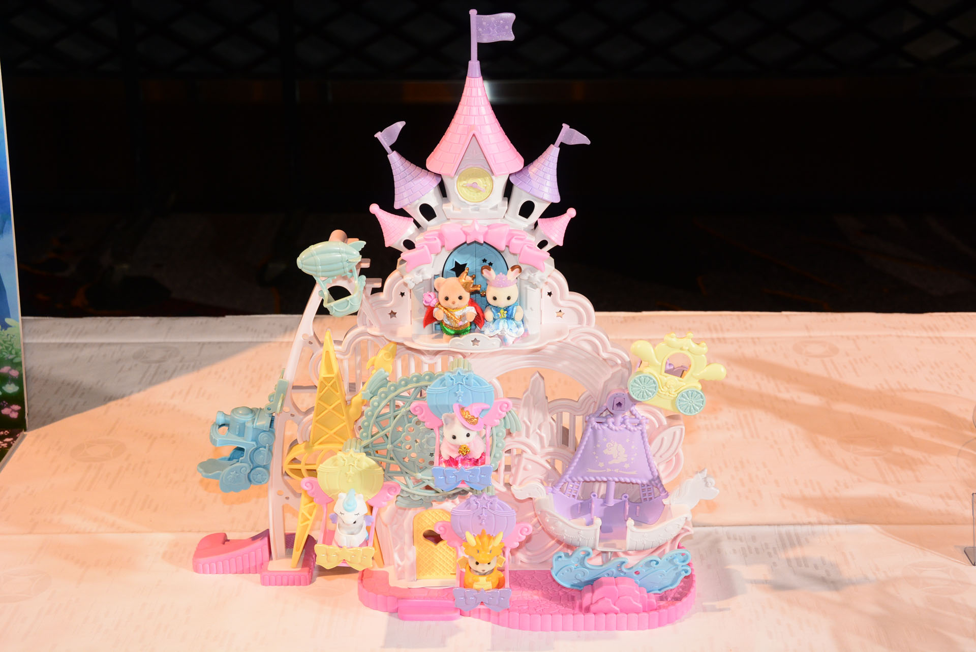 「お城のゆめいろゆうえんち -ハピネスドリーム-」、4月発売予定。価格は8,980円