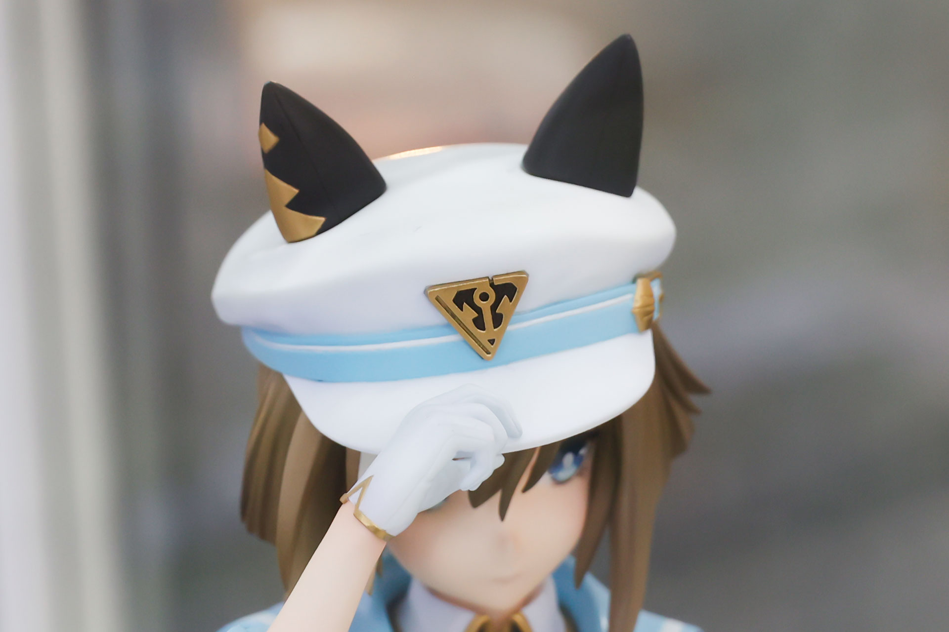 帽子から耳が飛び出ているのは「ウマ娘」らしいところだ