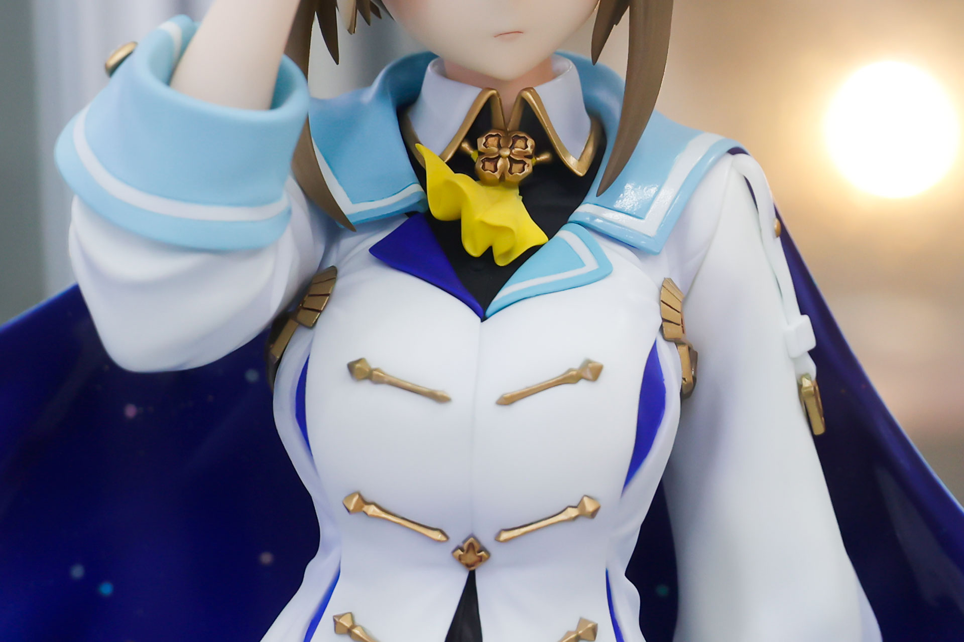 正面から見ると、シュッとしたスタイルだ