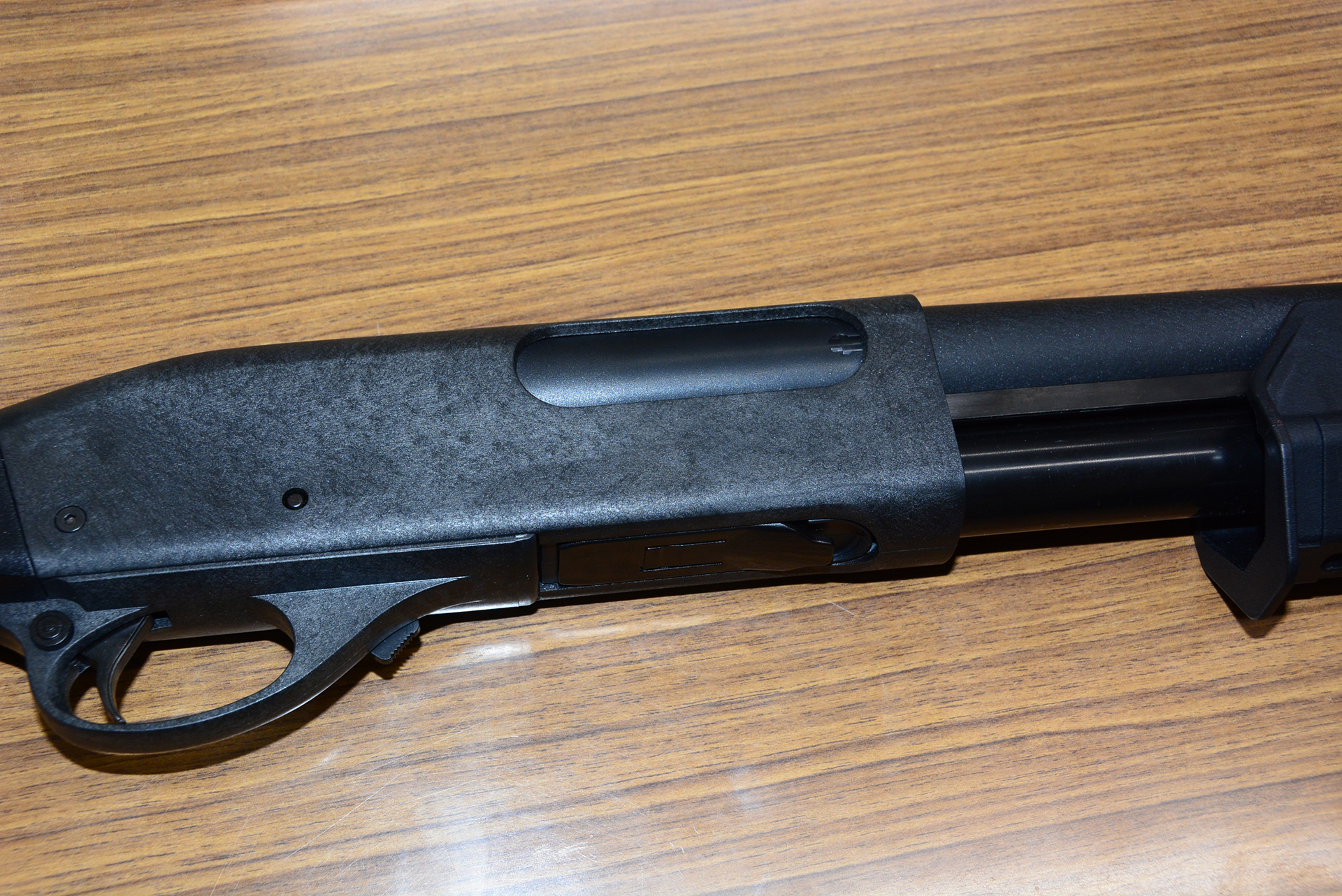 「CA870」シリーズは排莢口はダミーだ。刻印などがないのは実銃同様だが、コストを抑えられるポイントでもある