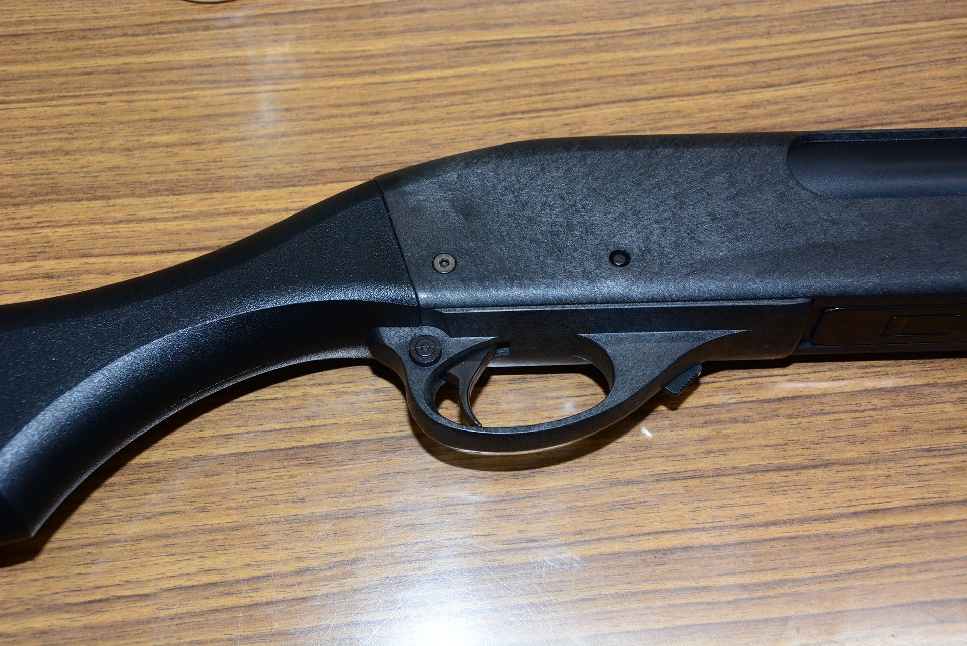 銃本体はグラスファイバーを加えたABSで強度と軽さを両立している