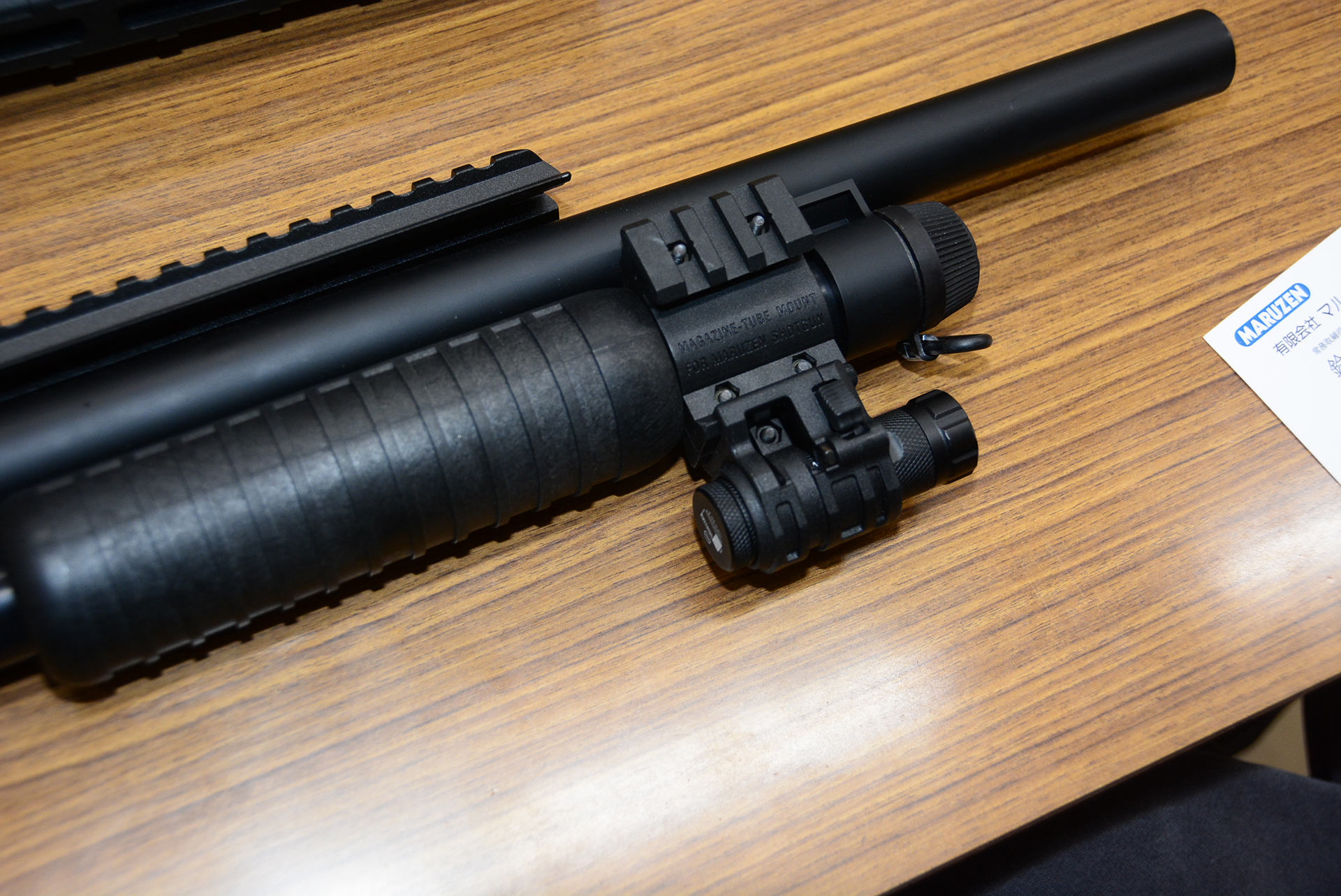 ライトも多用される装備の1つ