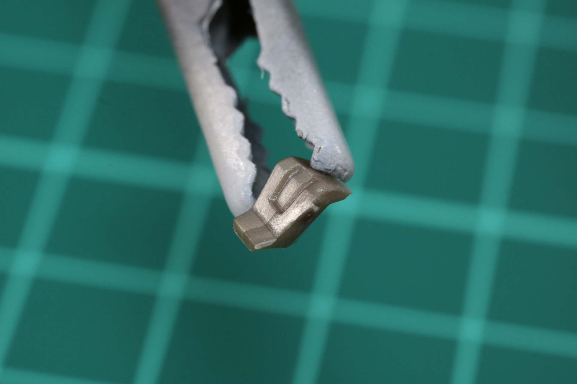 成型色にもよるが断面の白化も抑えられる