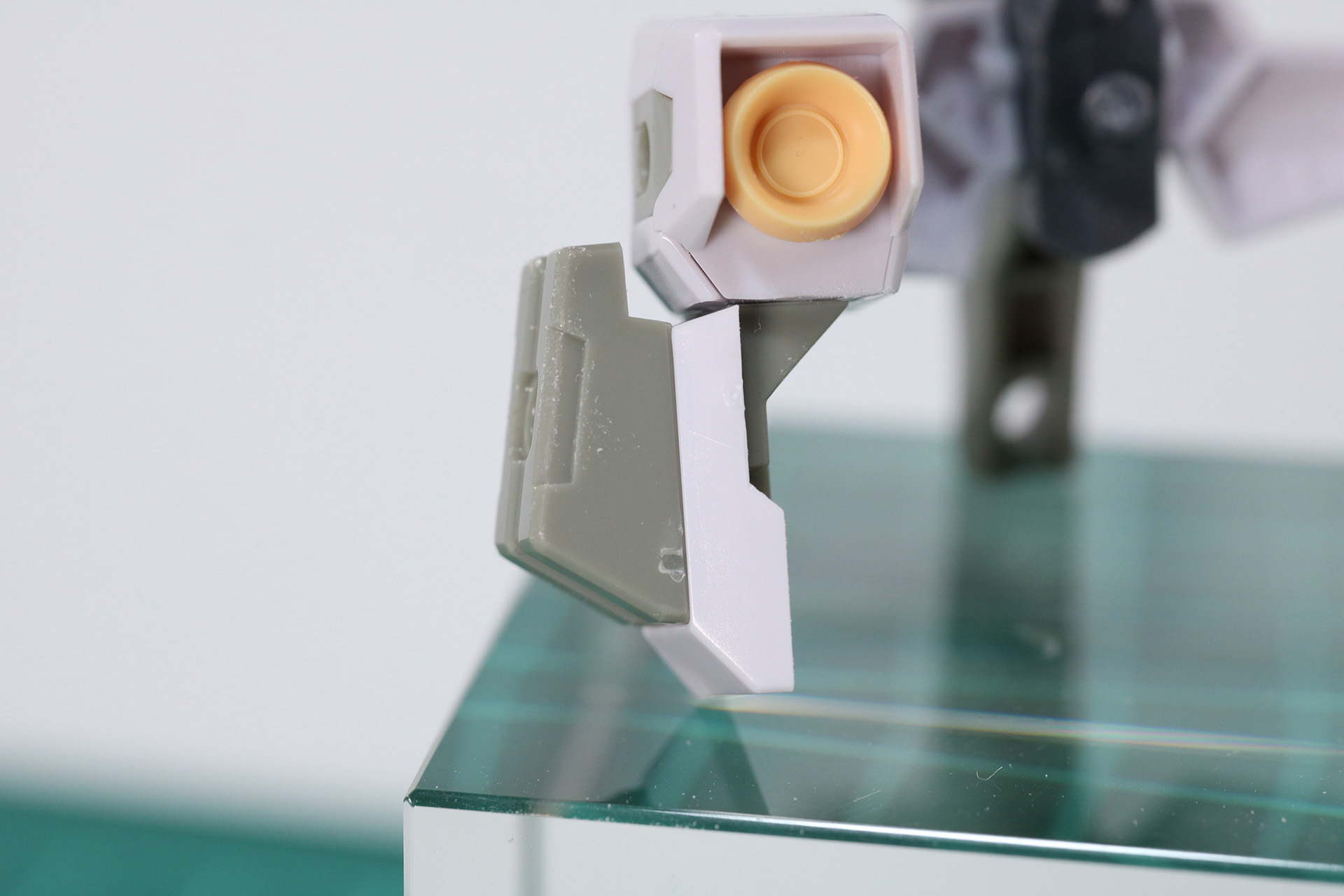 背部フレームの腰部パーツ