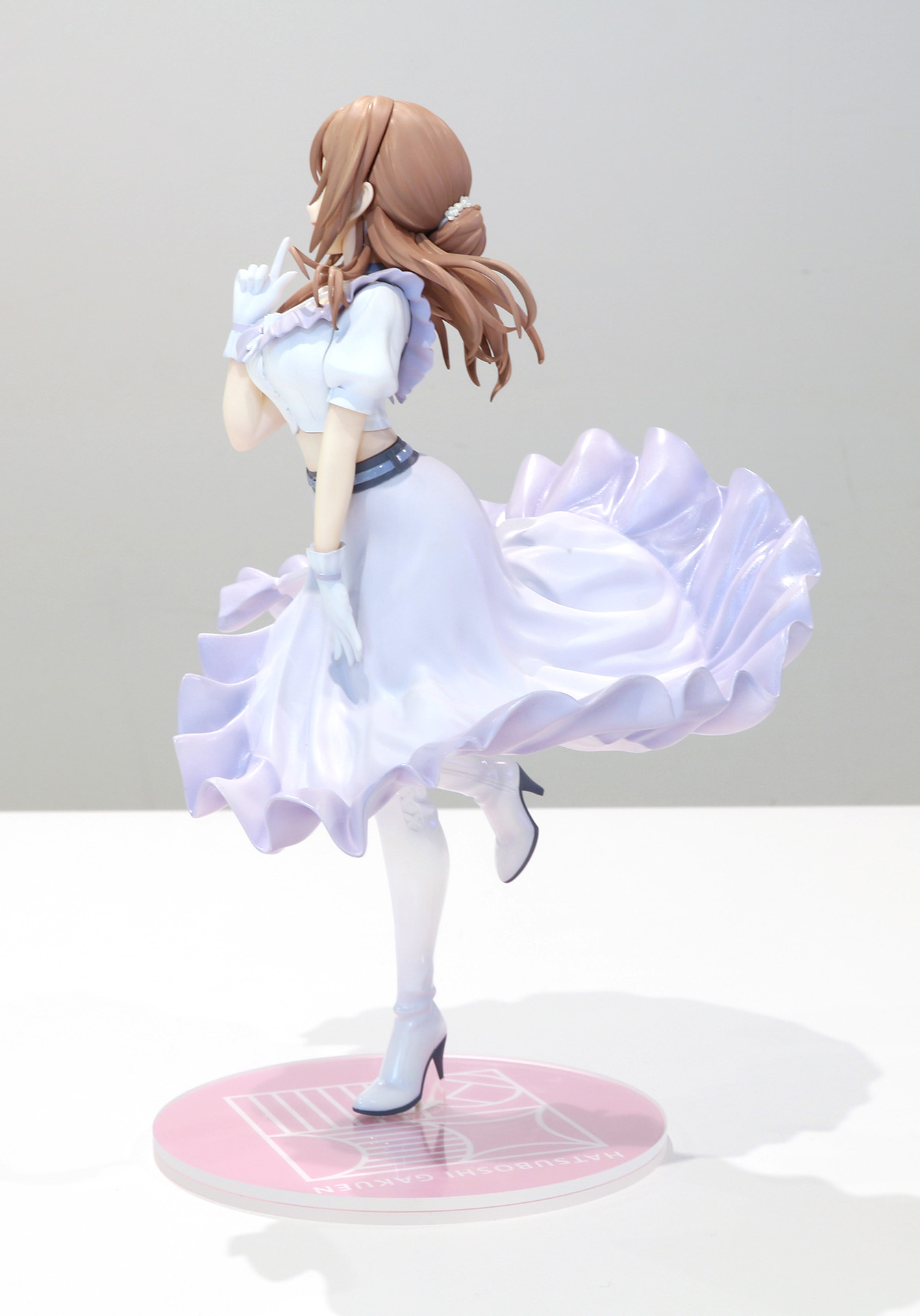 背面など360度見ることができるのもフィギュアならでは<br />※画像は試作品を使用しています