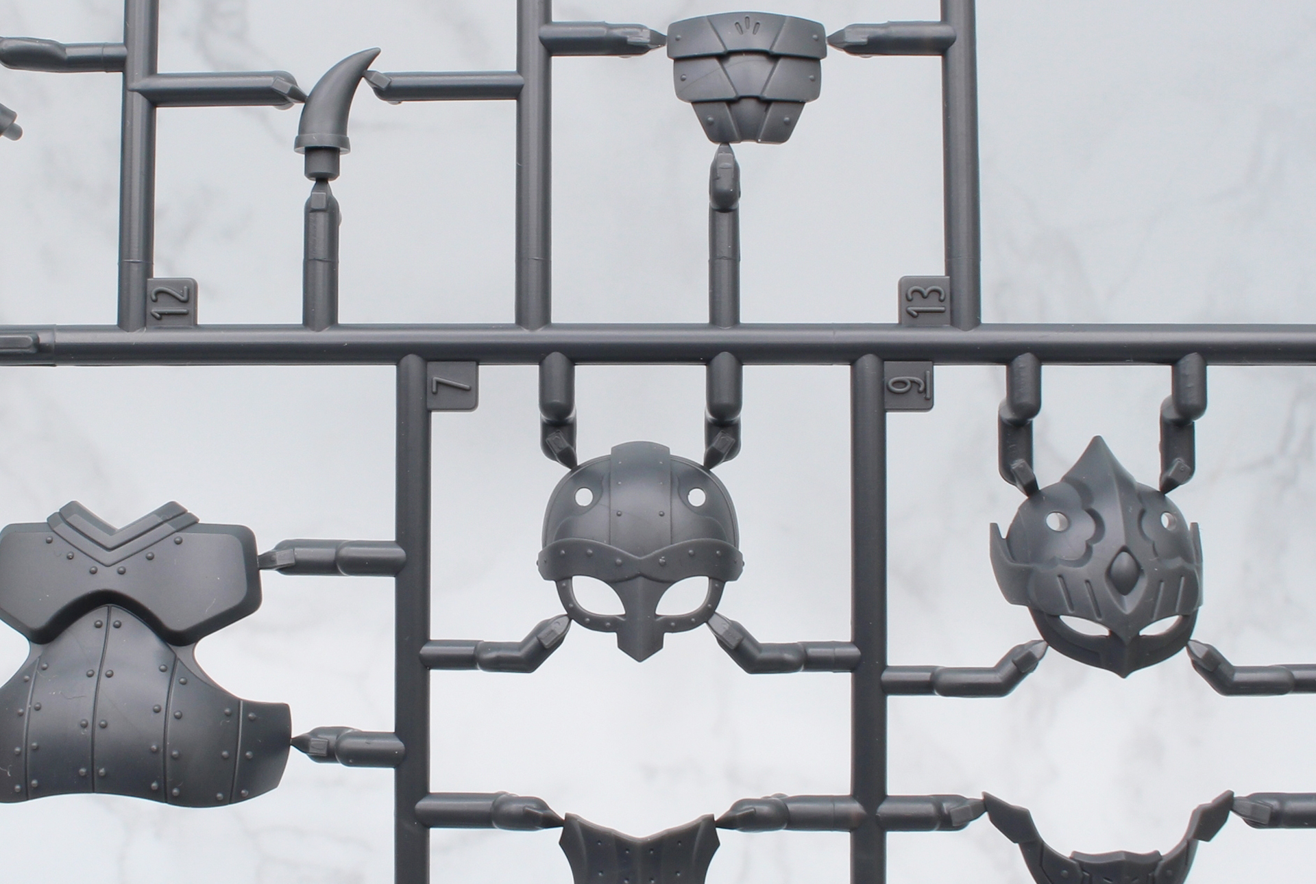 BANDAI SPIRITSのプラモデル特有のくさび形ゲート