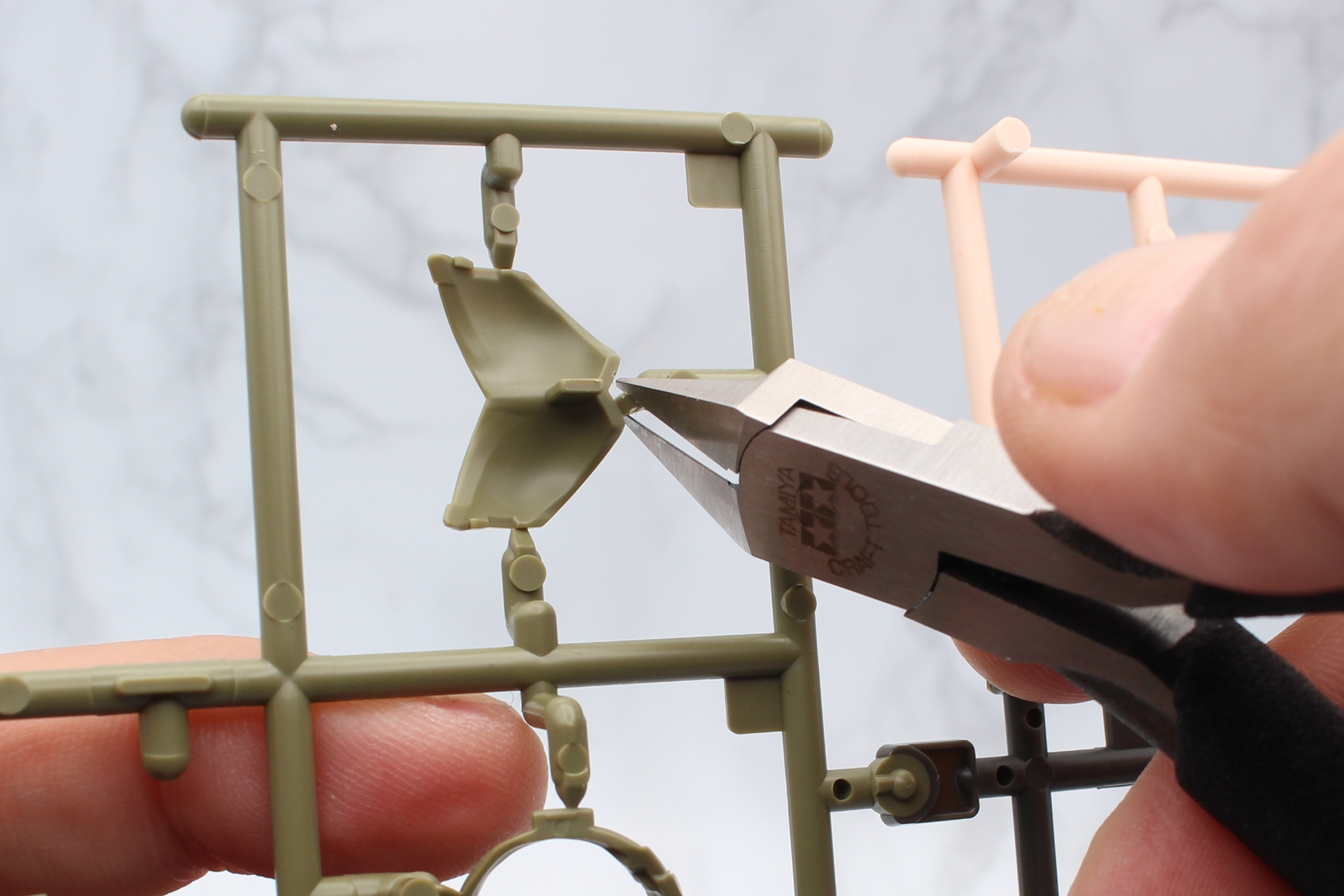 狭い場所にも刃を入れられるのが大きな利点