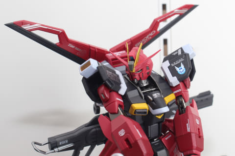 特別企画】パース付きのレーザー対艦刀で迫力のポーズを演出