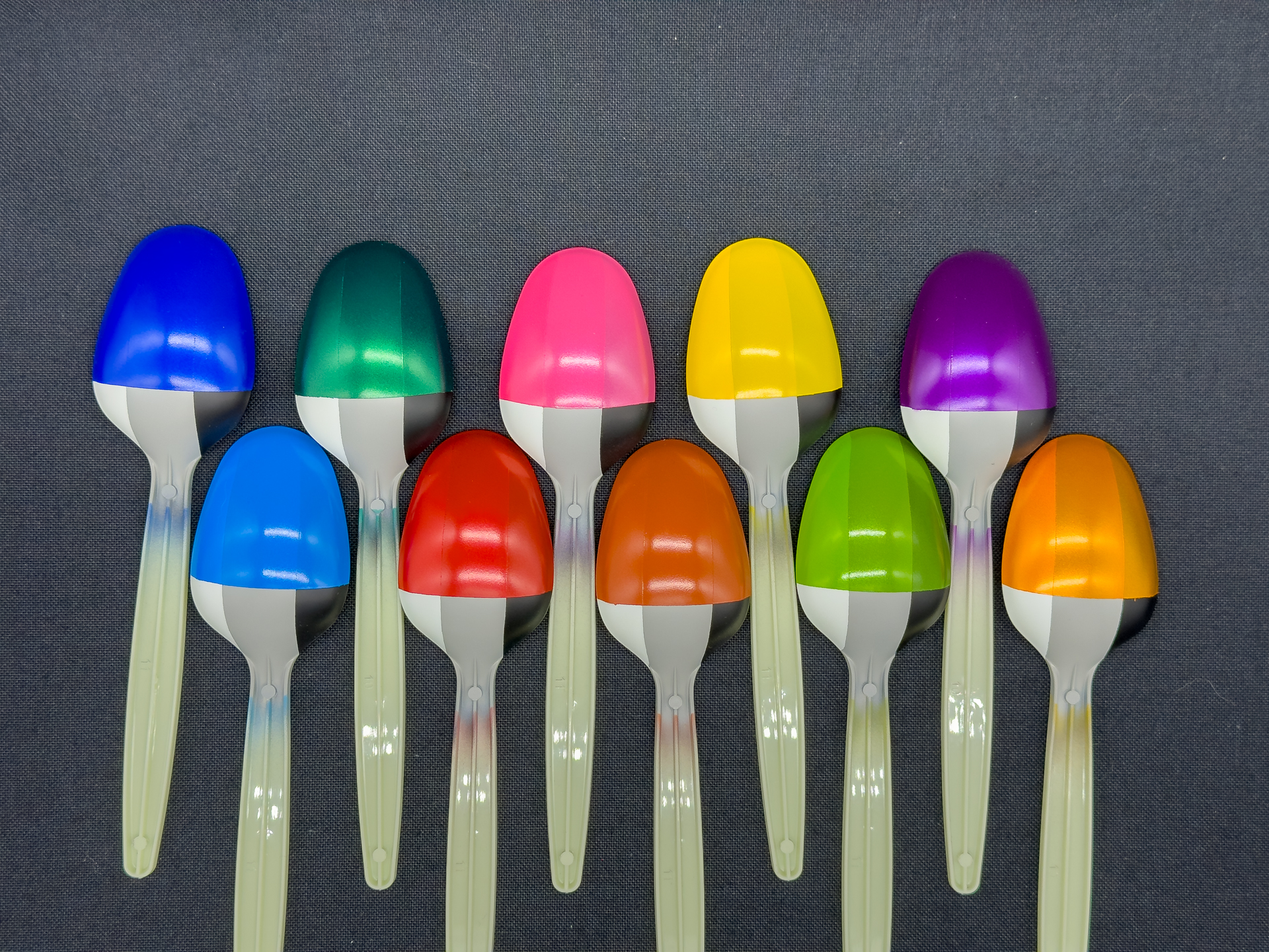 パールカラーは通常色と同じ色調のパールカラーとなっています。