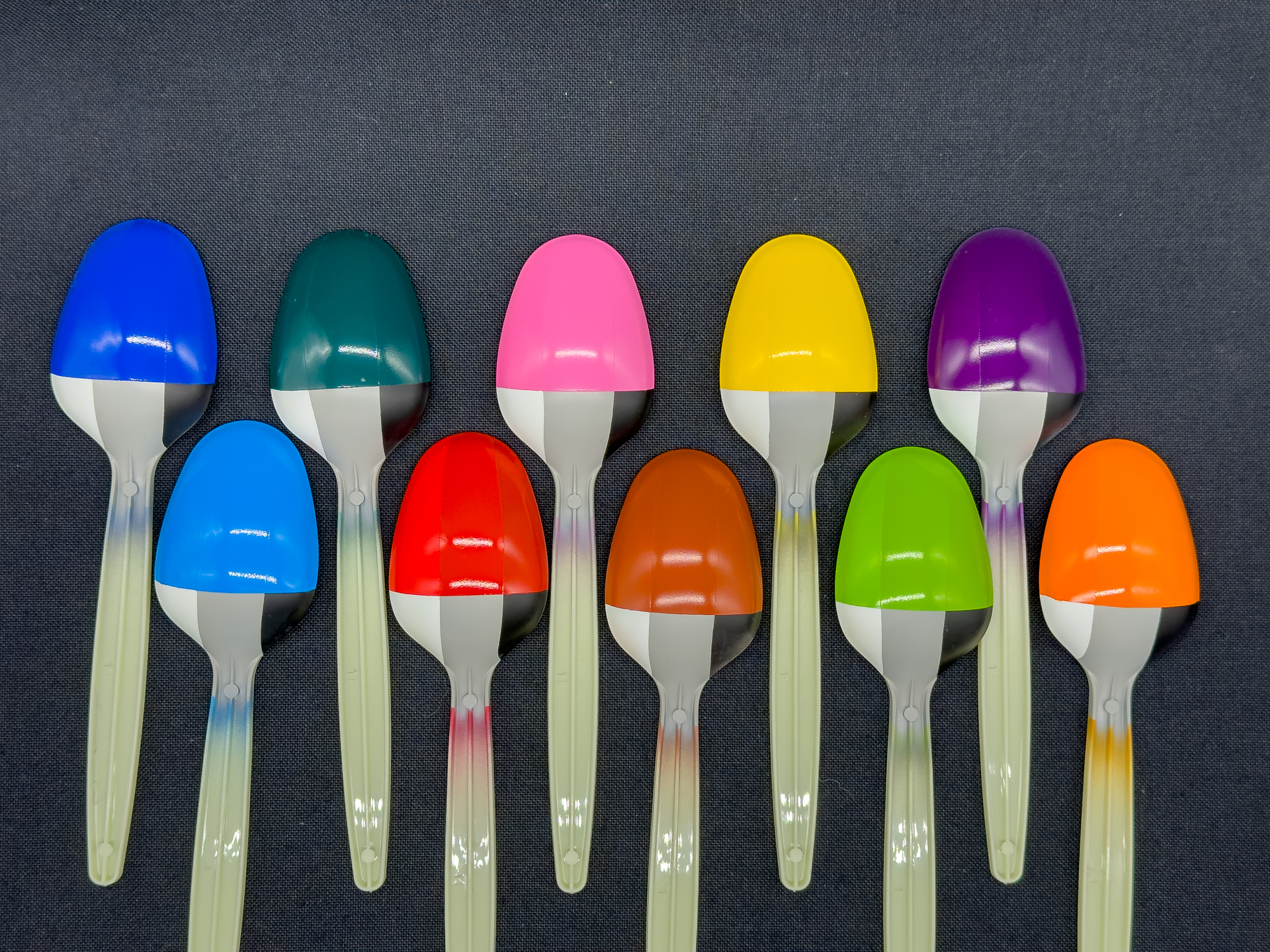 本セットでは「ガイアノーツ10thアニバーサリーカラーセット」にて発売された基本色10本が含まれています。