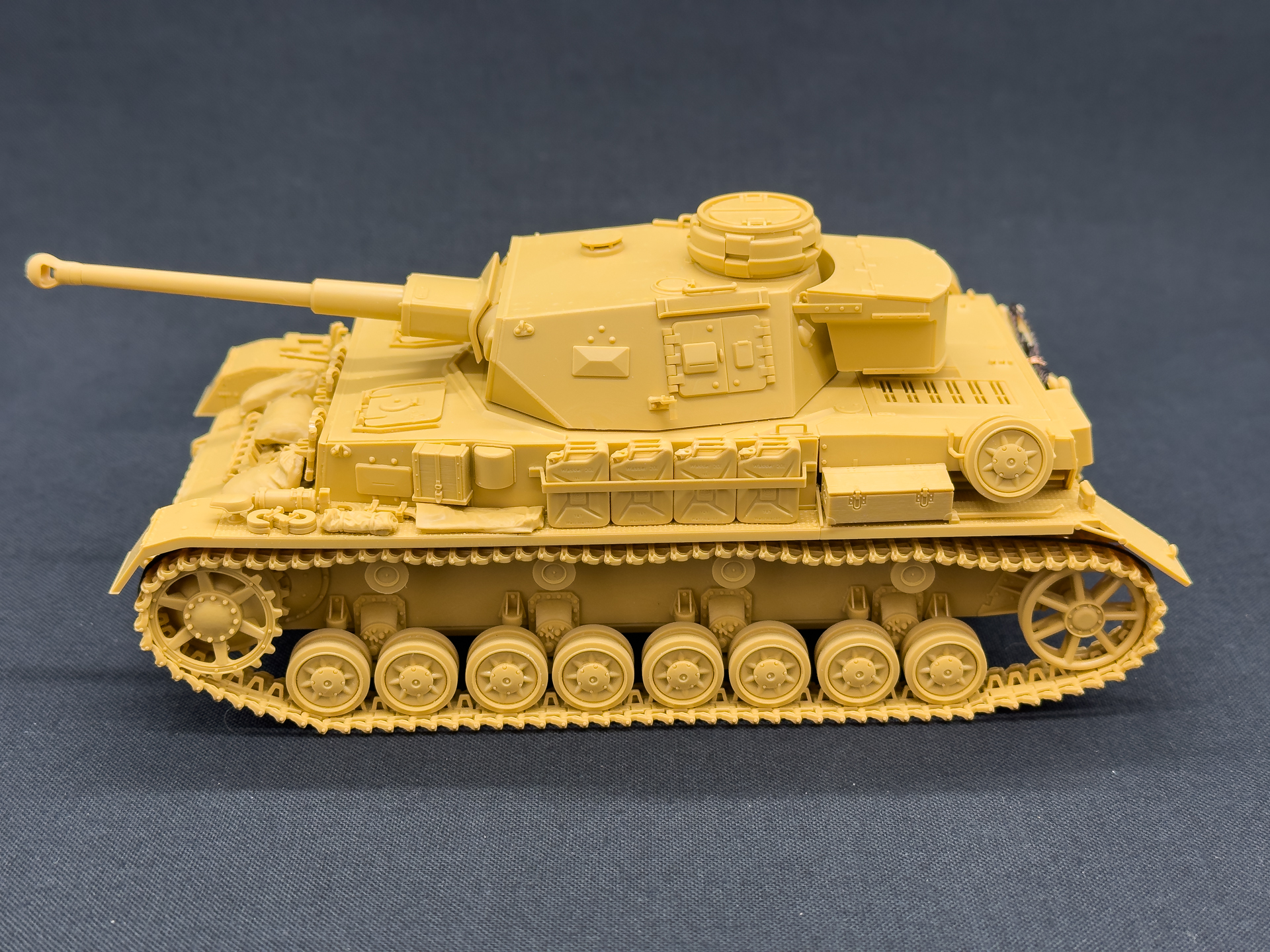 塗装前の側面。