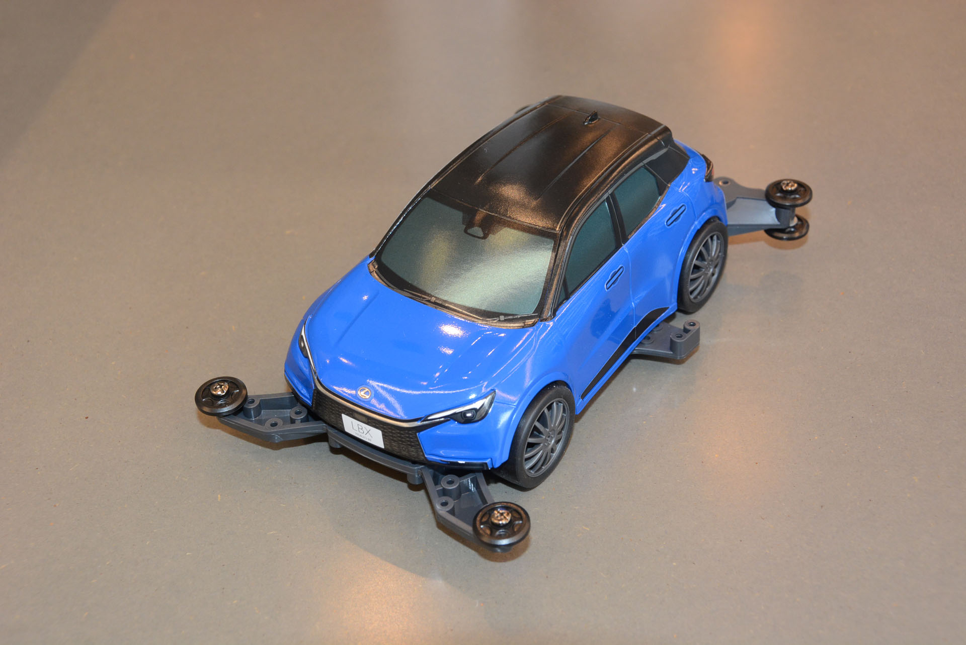 「LEXUS LBX MORIZO RR」をミニ四駆化。「レクサス LBX MORIZO RR (MAシャーシ)|。スタイリングもミニ四駆に合わせて調整されている