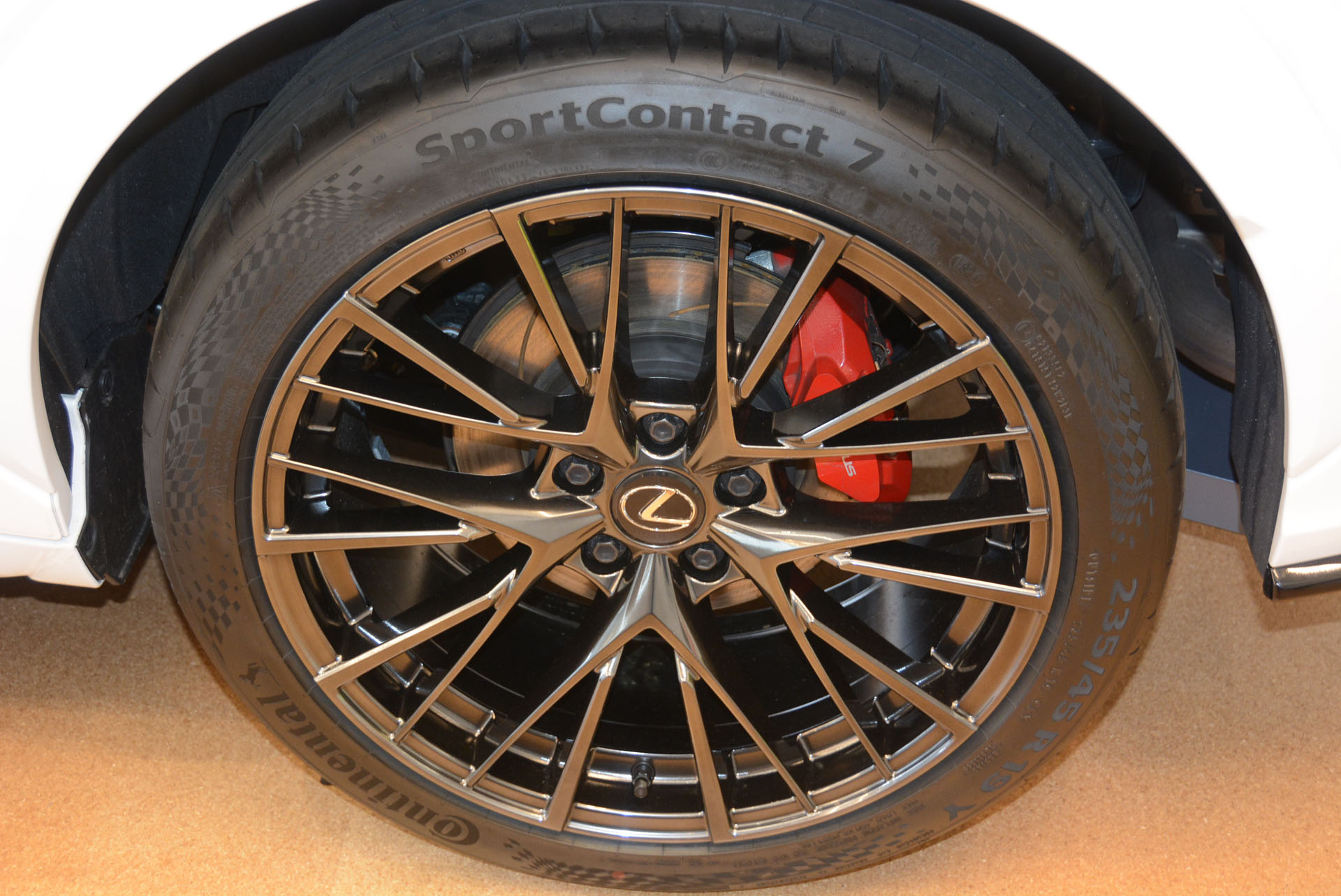 「LEXUS LBX MORIZO RR」は非常に人気が高く、購入を希望しても数ヶ月待ちという状態だ。高級車である実車を間近で見れるというのも本展時の面白さの1つだ