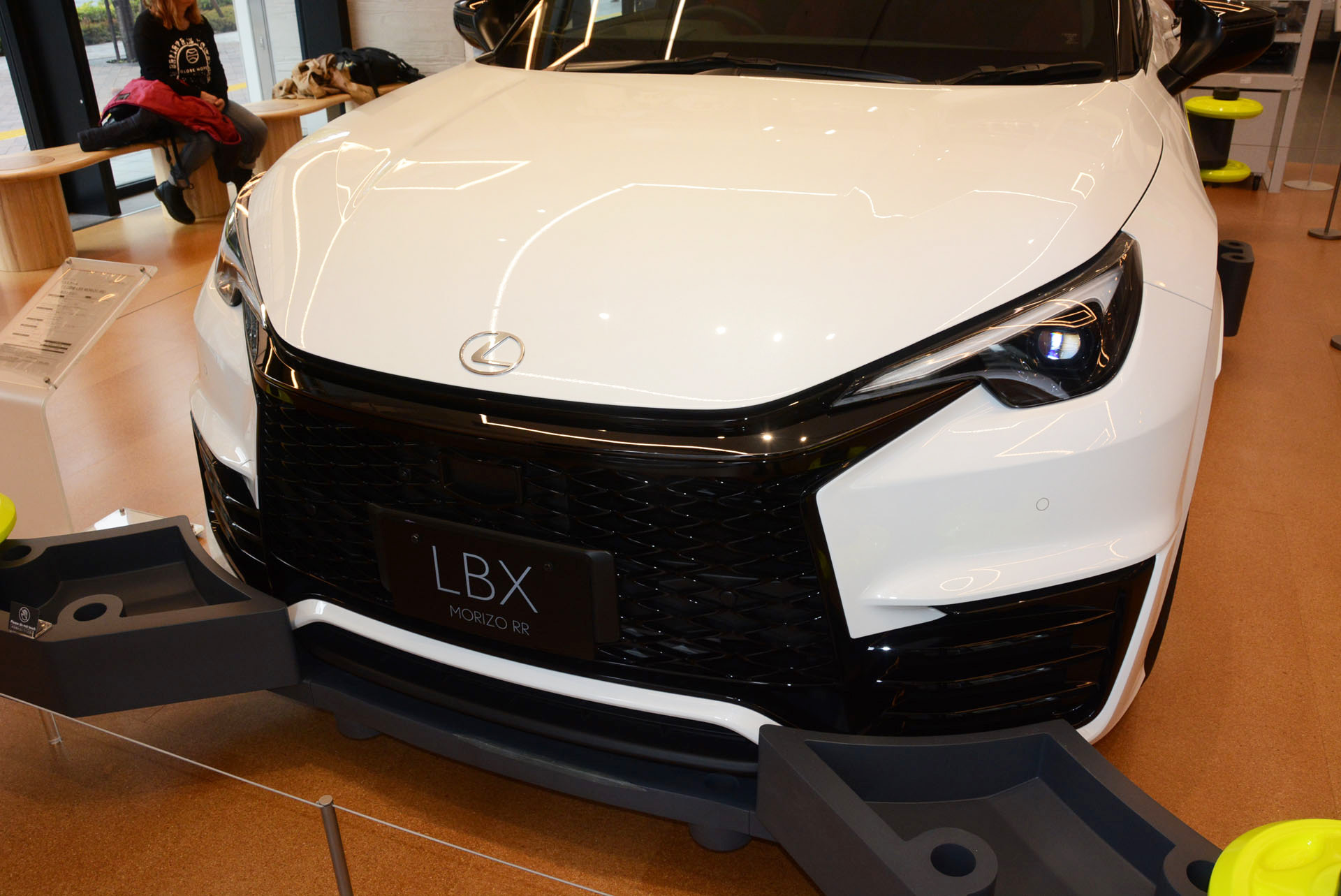 「LEXUS LBX MORIZO RR」は非常に人気が高く、購入を希望しても数ヶ月待ちという状態だ。高級車である実車を間近で見れるというのも本展時の面白さの1つだ