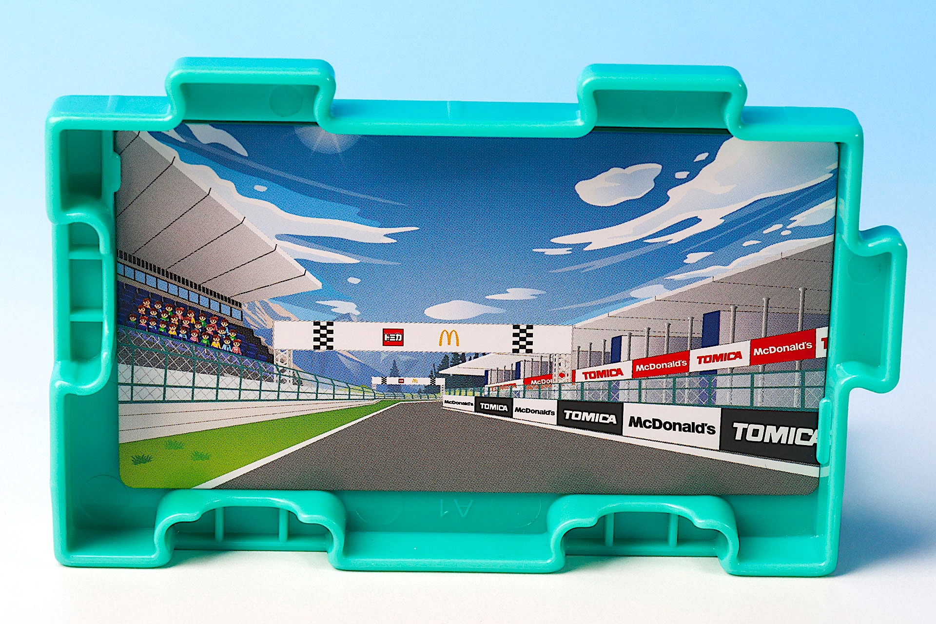 背景パーツの裏面はサーキットが描かれている