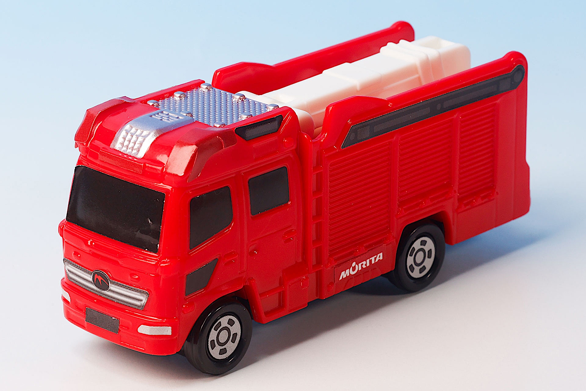 銀色のパーツは塗装で再現されたものだ