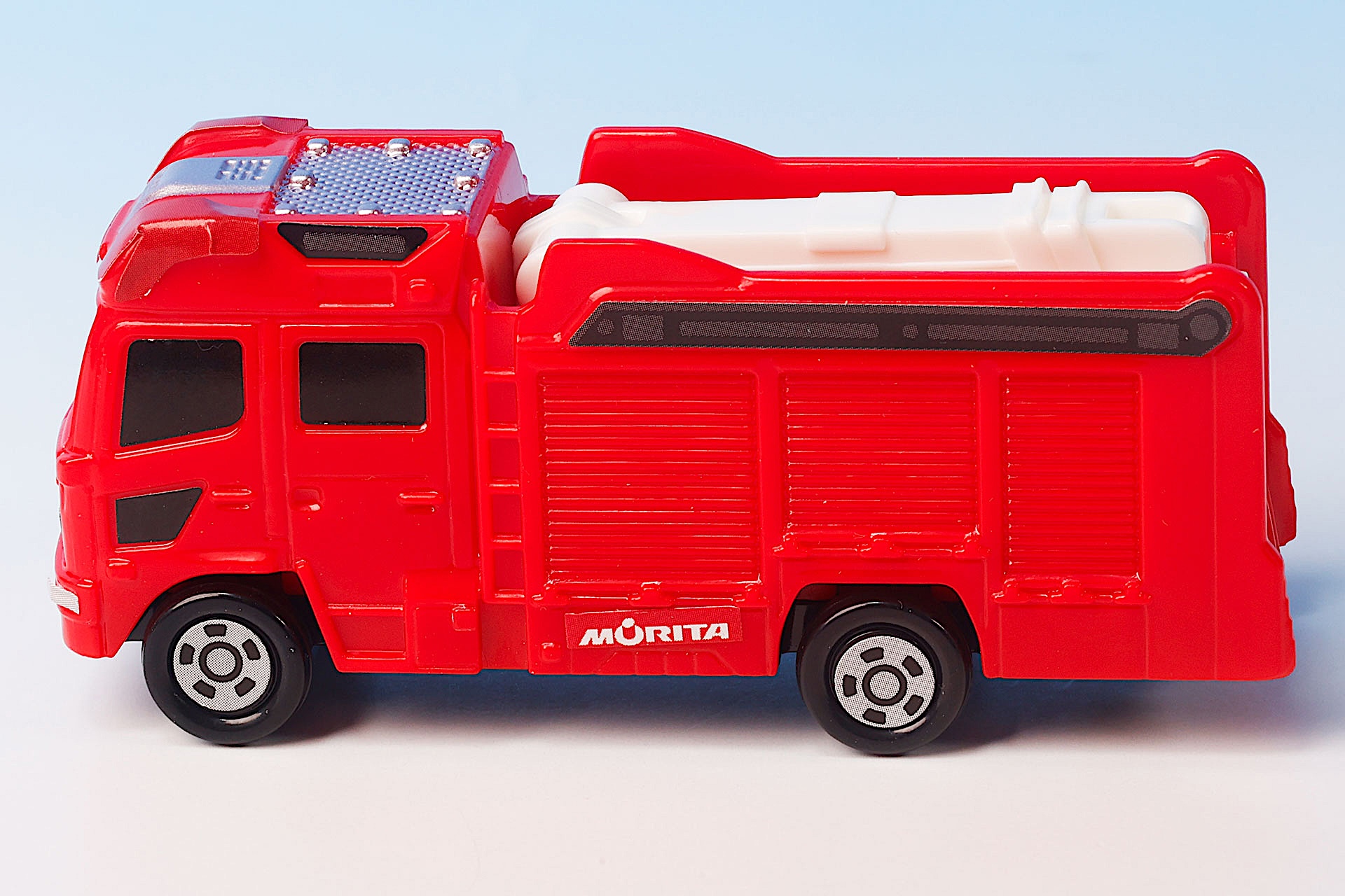 赤いボディが美しい